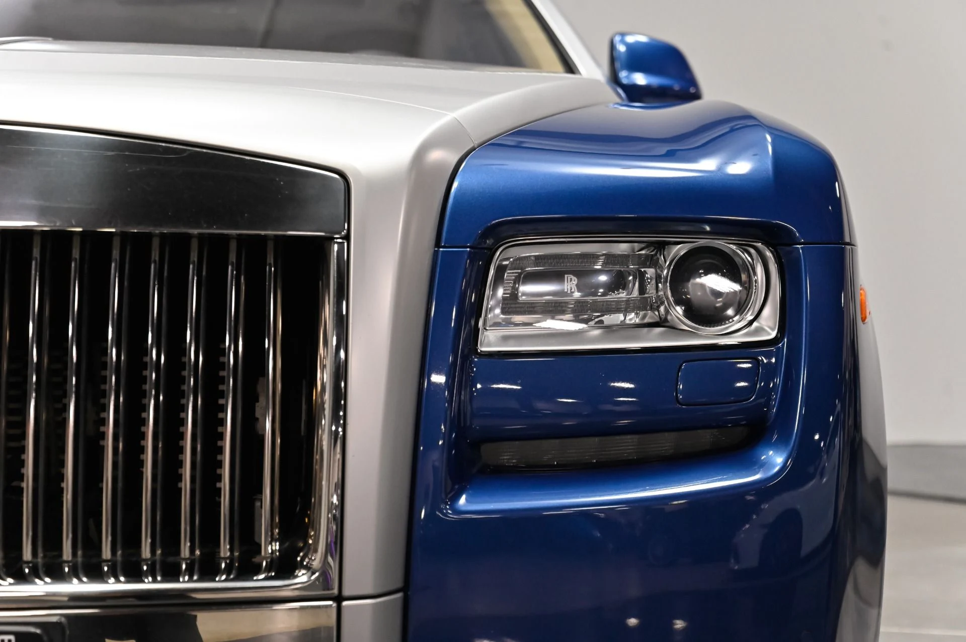 mph013_1219781167_Used_2012_Rolls_Royce_Ghost_Base_1791906503_00b9359b8d