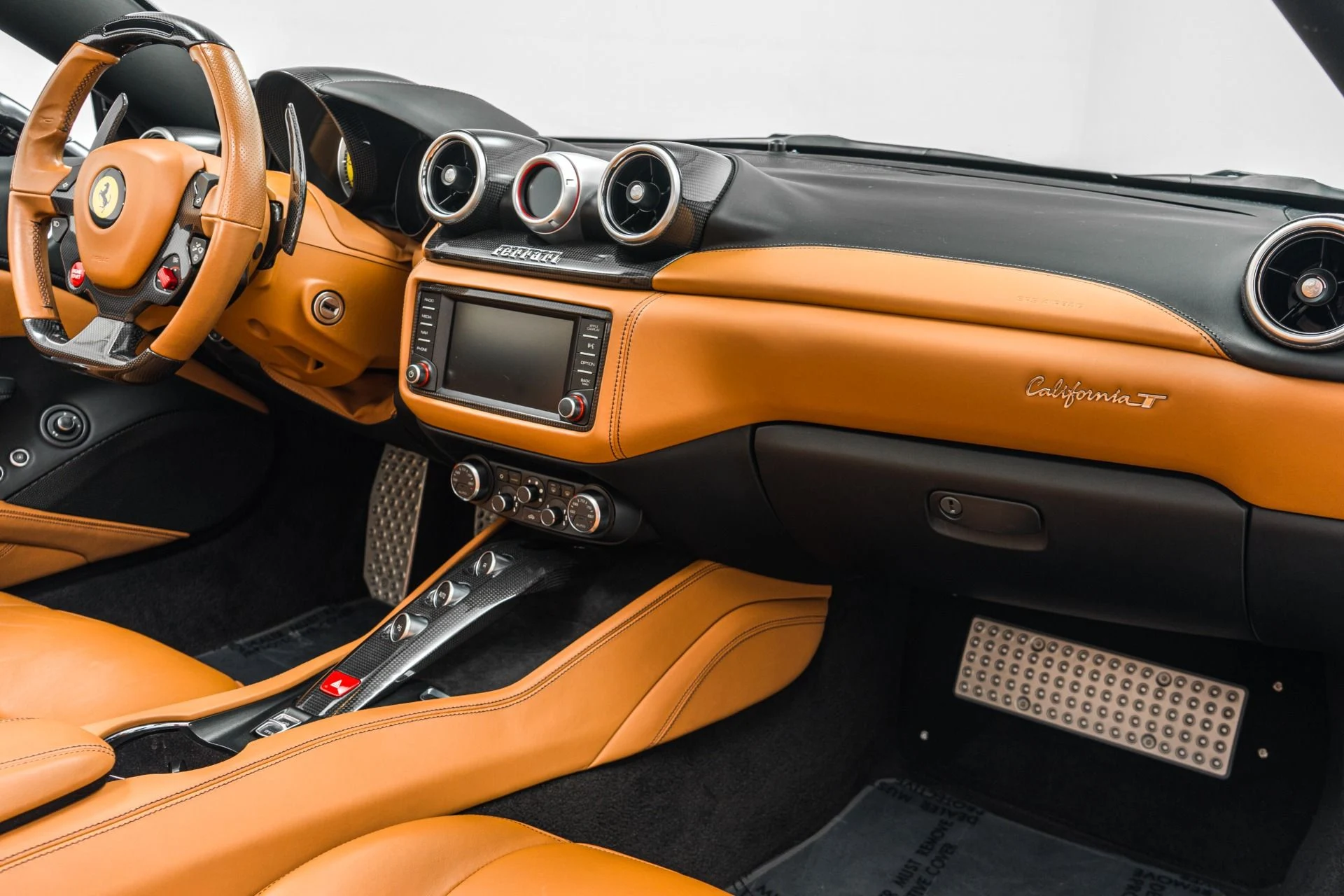 mph013_1221886067_Used_2015_Ferrari_California_T_1772230011_951031c5a2