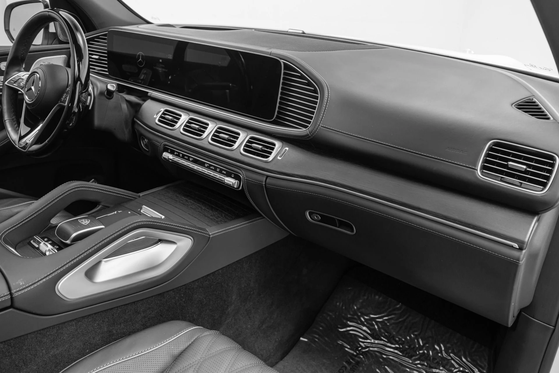 mph013_1233924511_Used_2024_Mercedes_Benz_Maybach_GLS_600_4_MATIC_4_Seat_Configuration_Rear_Seat_Entertainment_1776281488_485166890b