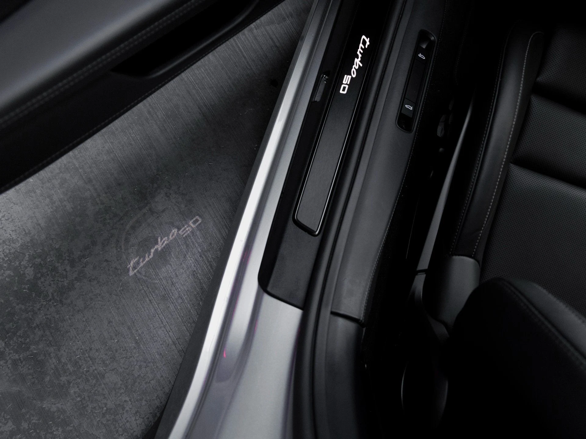 mph013_123983909_14_82452ffc98