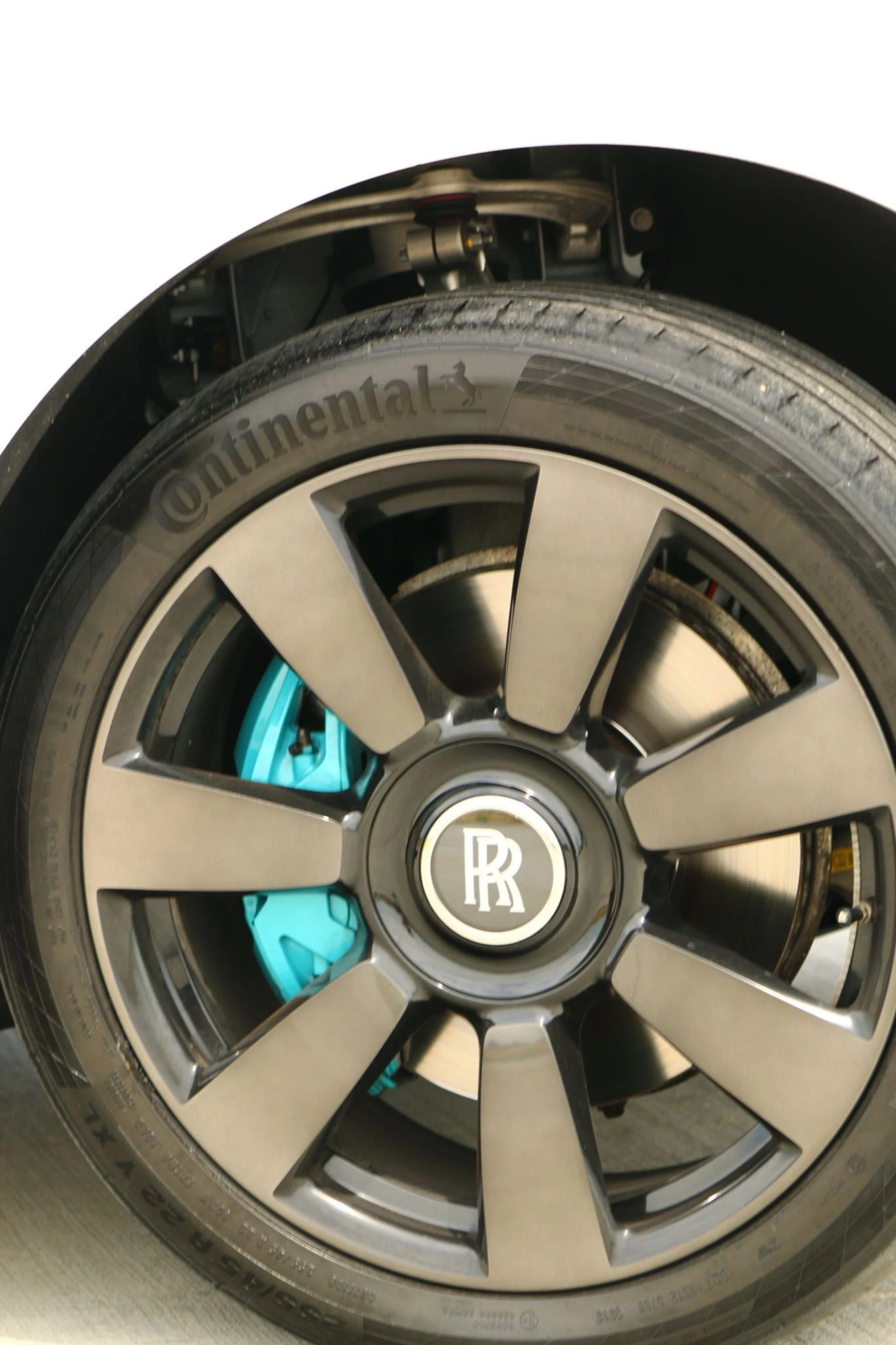 mph013_1243643494_Used_2019_Rolls_Royce_Cullinan_1754518836_42af729f86