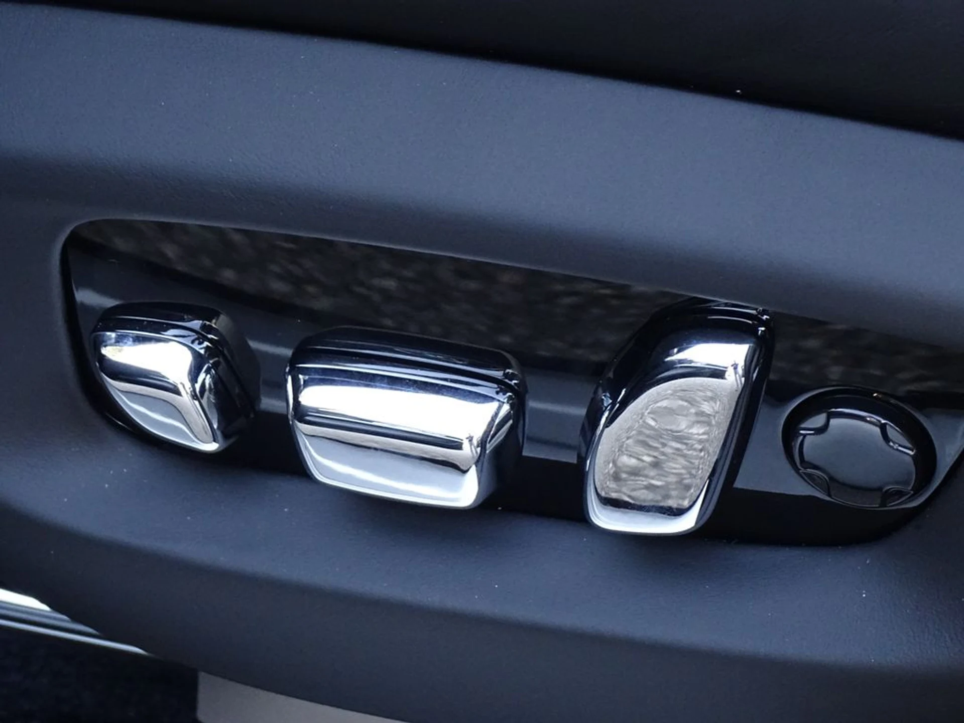 mph013_1248425869_f1368261a46839dce2725b7b37aa24e8x_760caea8ee