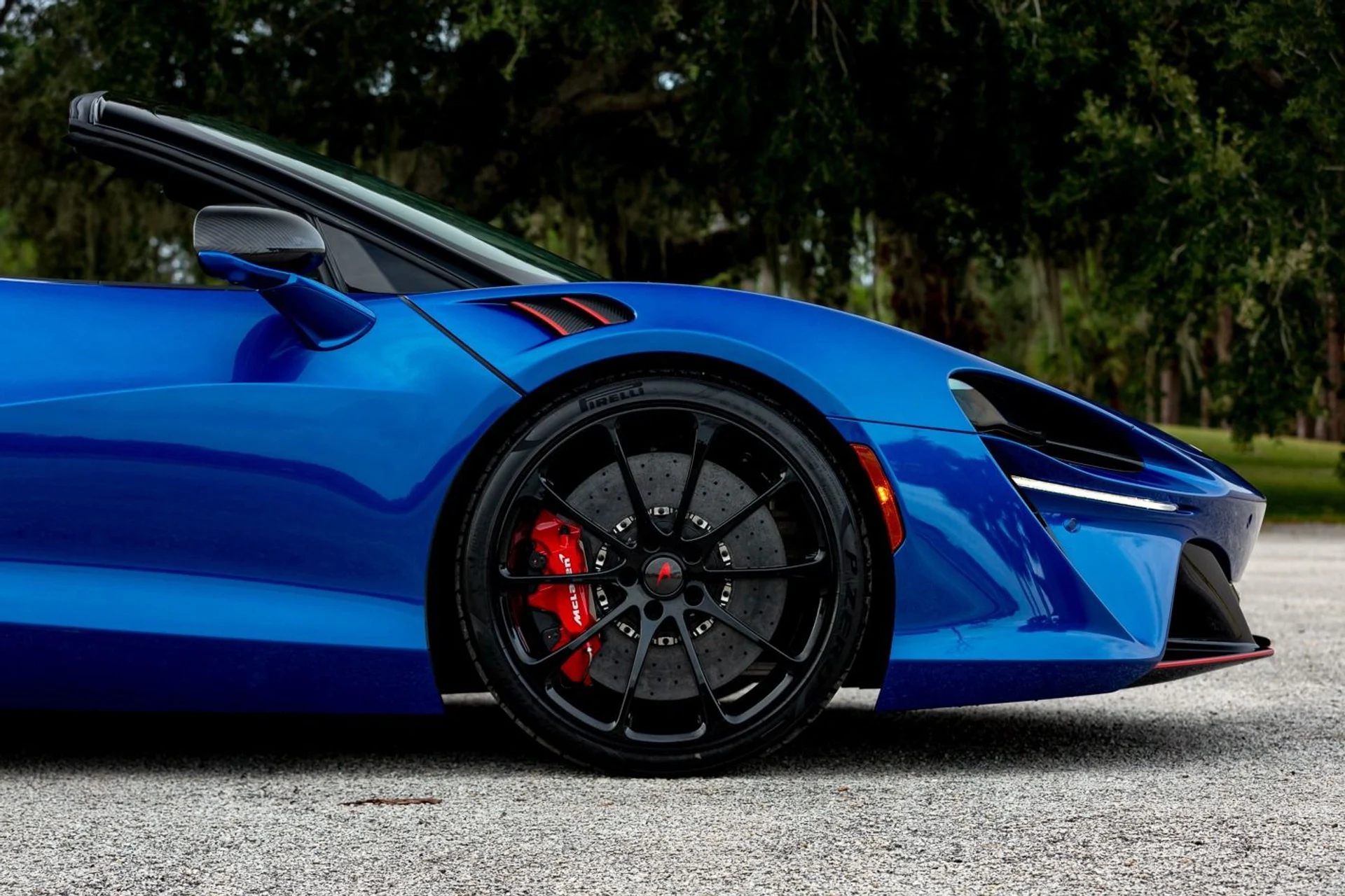 mph013_1250401572_458_p14_l_2f64e5024c