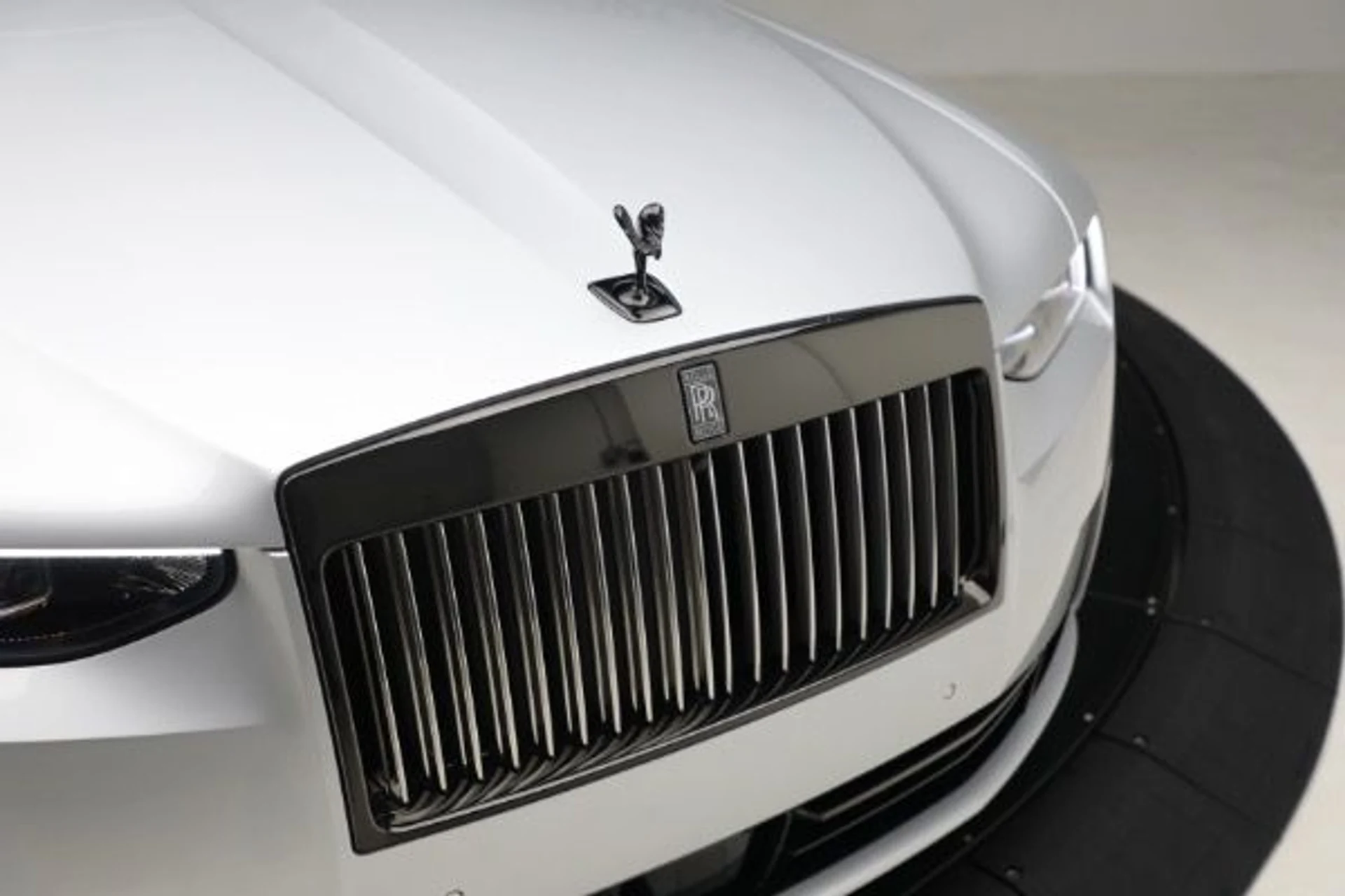 mph013_1254083744_New_2025_Rolls_Royce_Black_Badge_Ghost_39951654e3