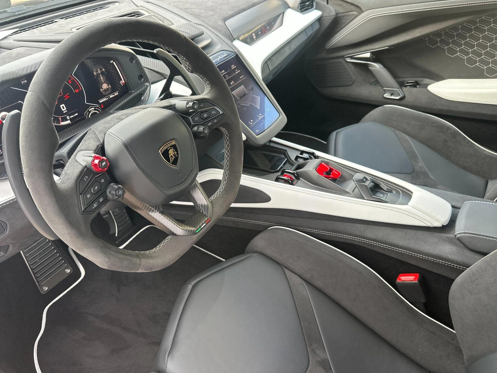 mph013_1257506633_Used_2026_Lamborghini_Revuelto_1772201325_301fa74724