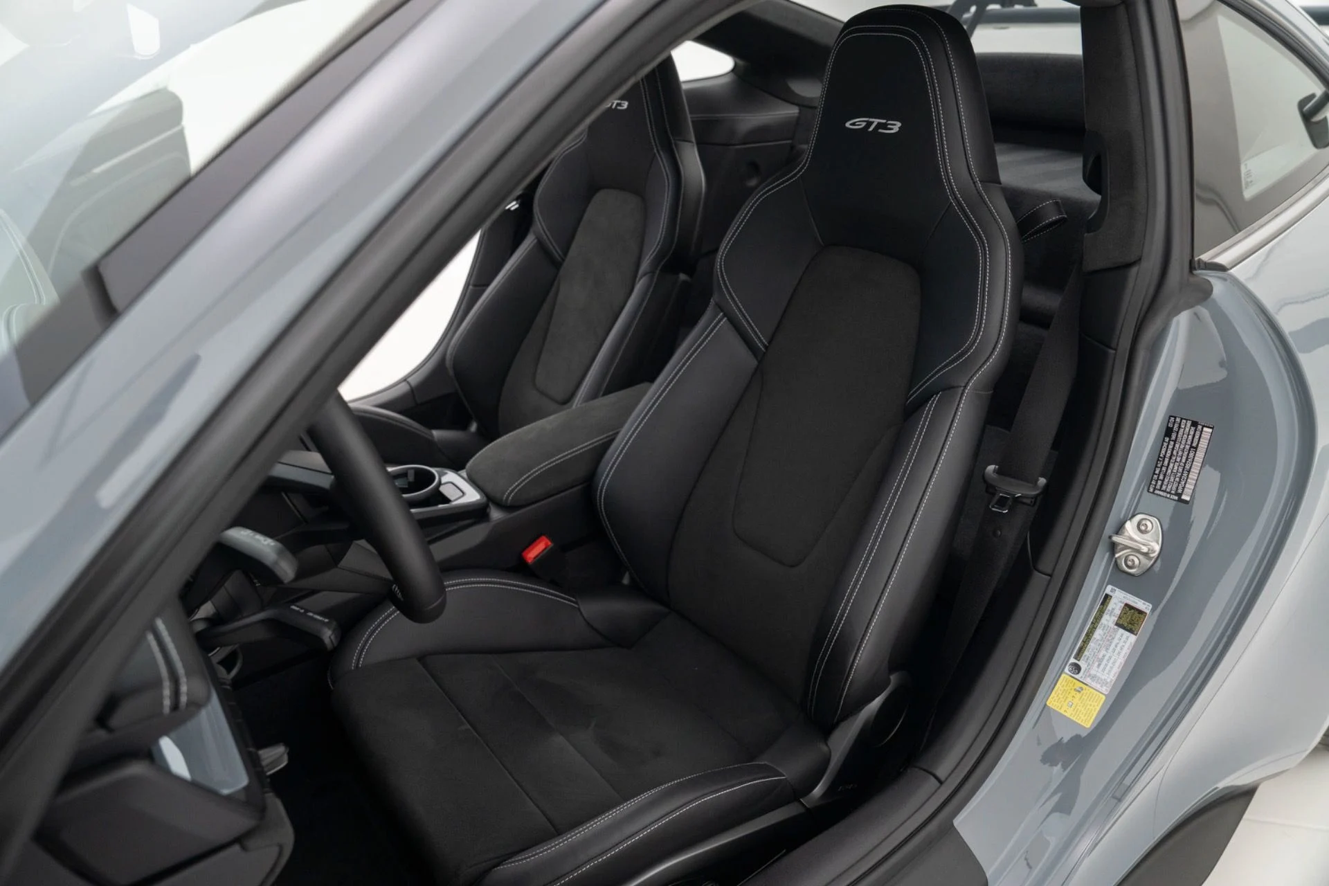 mph013_1257897351_Used_2024_Porsche_911_GT_3_1774634338_44400b9f97