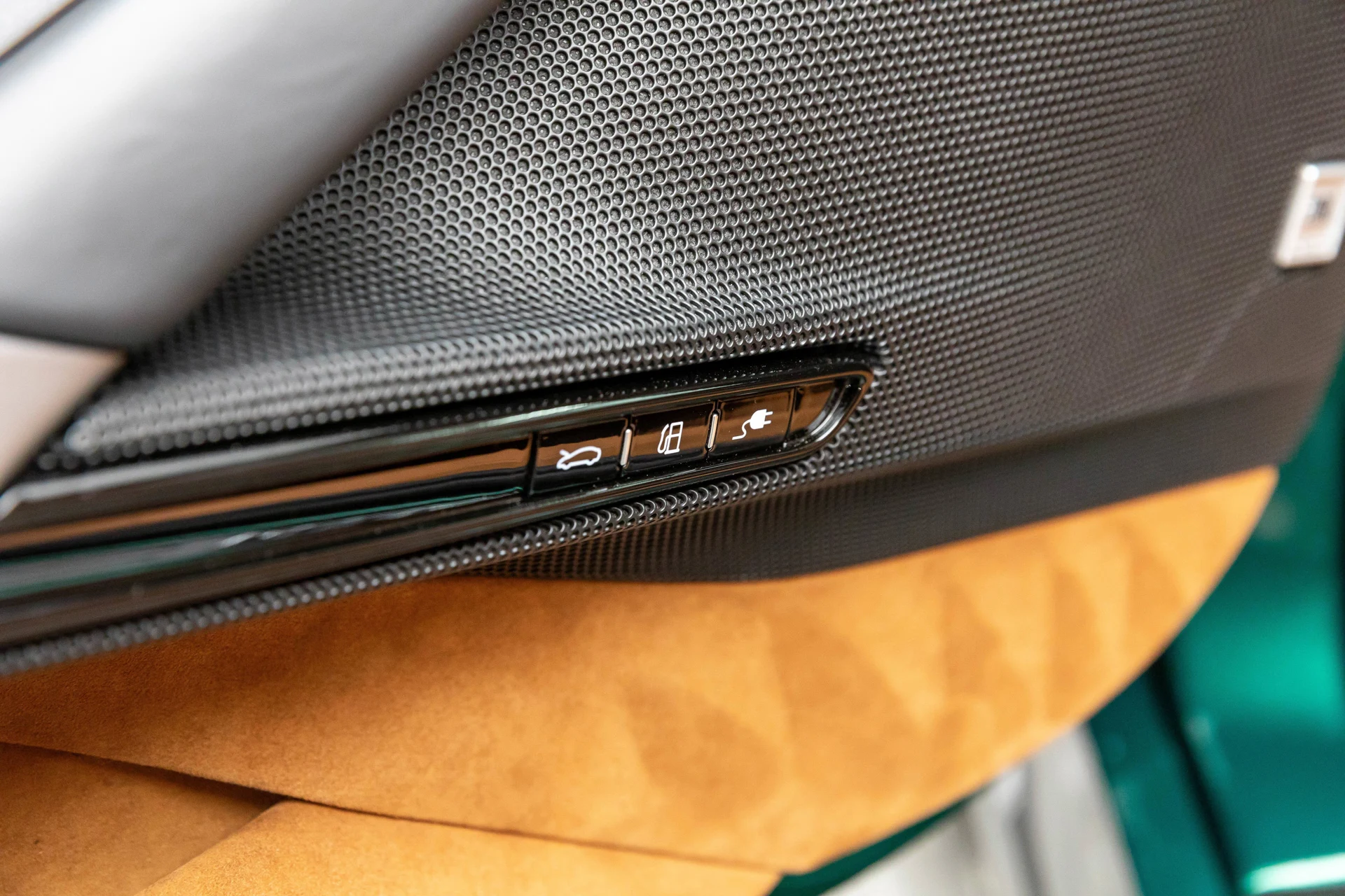 mph013_1263156972_bab969b5510f4bd2ae63614782651f9f_0e12dfc546