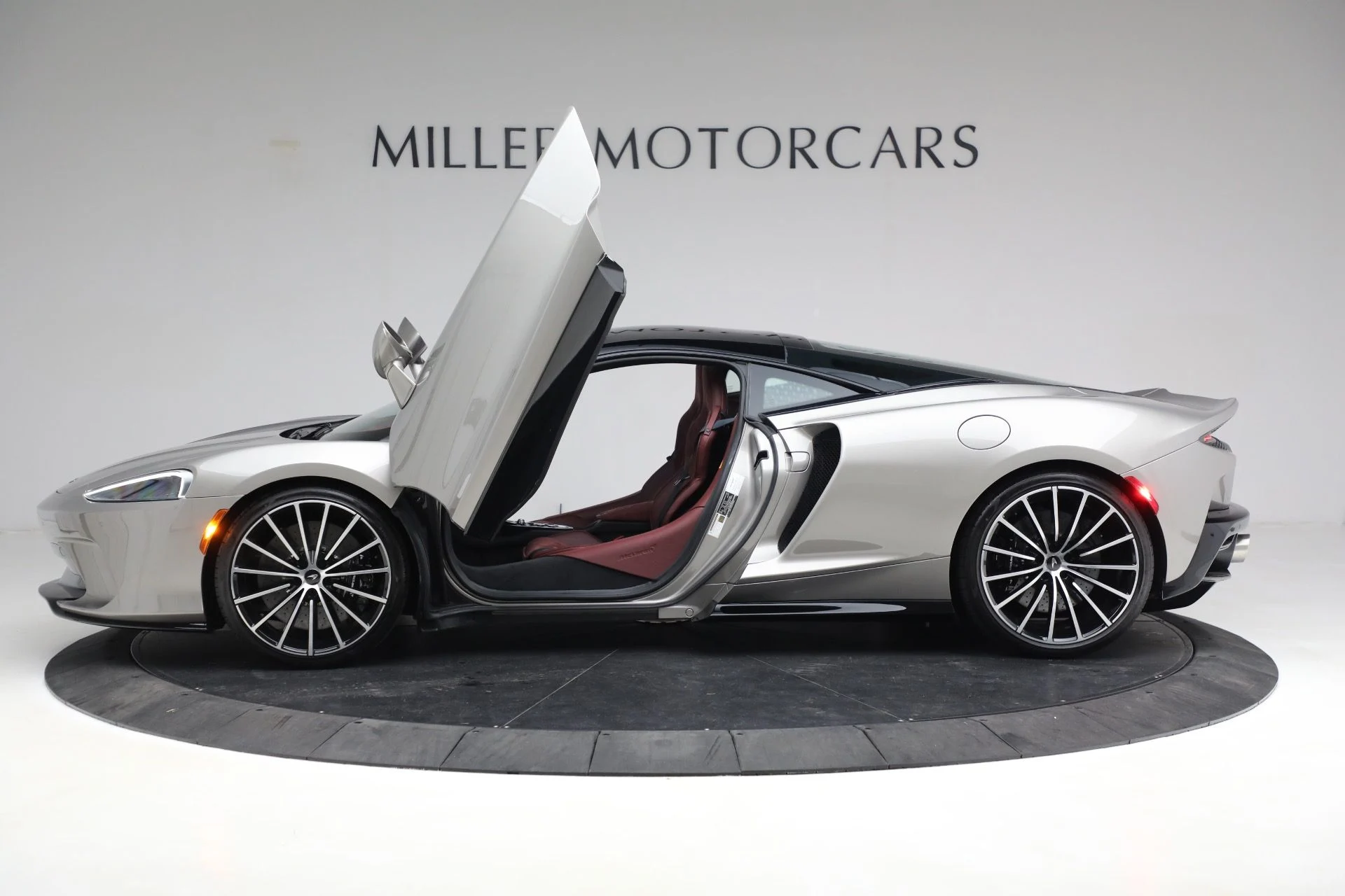 mph013_1265418281_Used_2023_Mc_Laren_GT_Pioneer_01183322c6