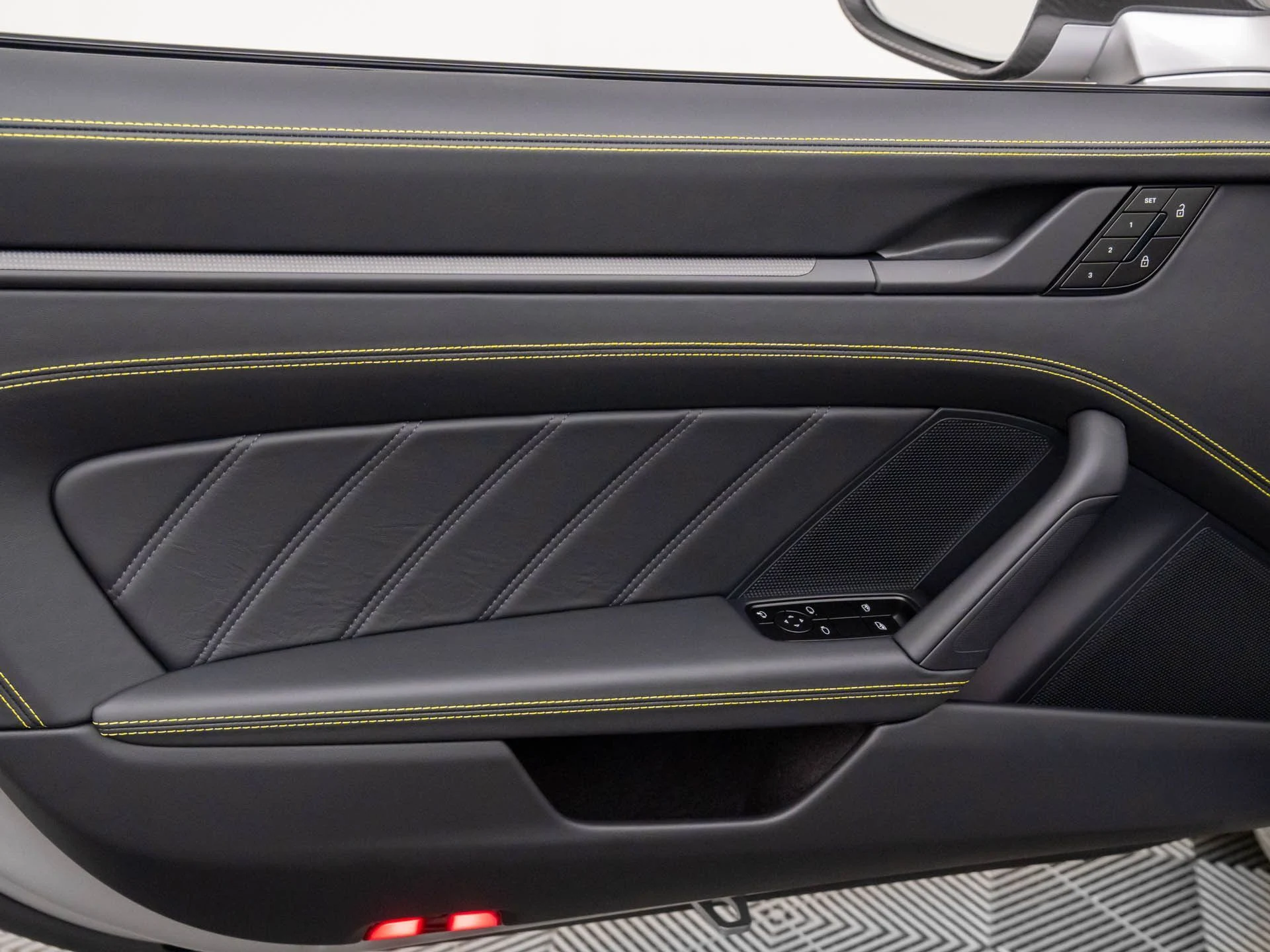 mph013_126891929_243cad8f5d3566f19f31d6dc6cbef607x_55649d5fab