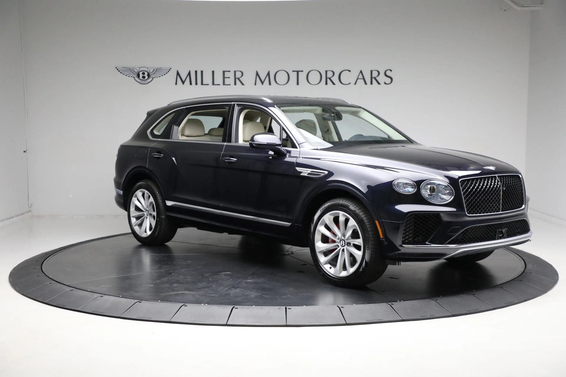 mph013_1269156621_Used_2024_Bentley_Bentayga_EWB_V8_1711043275_c1b8145fa0