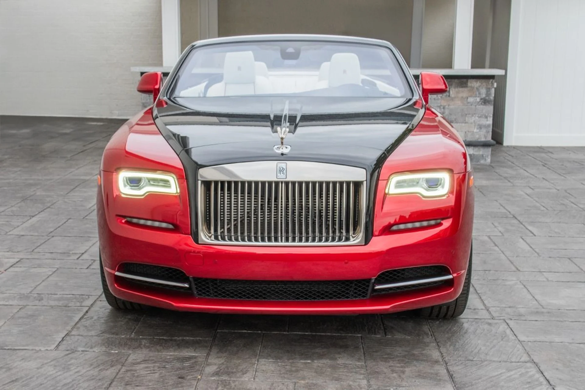 mph013_1269683035_Used_2018_Rolls_Royce_Dawn_1730954781_d467c221bb