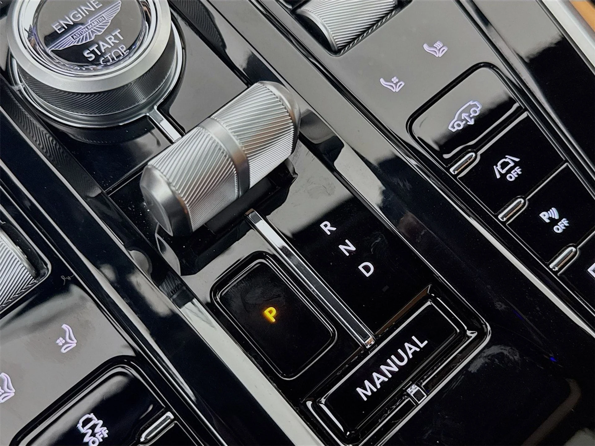 mph013_1276025821_dbaaa51d69f18eeacd9f25a763265866x_1d6b27bd9a