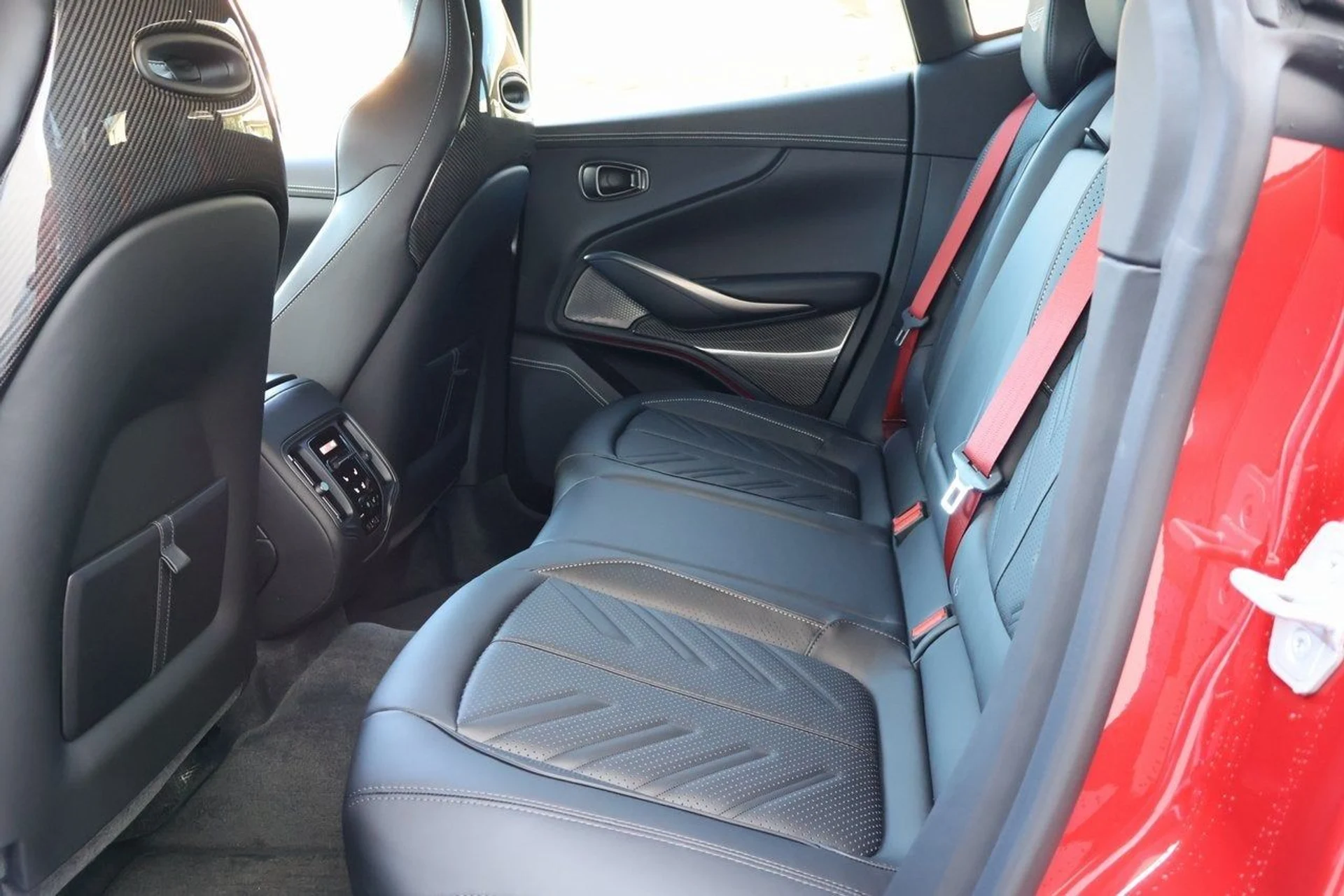 mph013_127835391_14_b250e75d9b