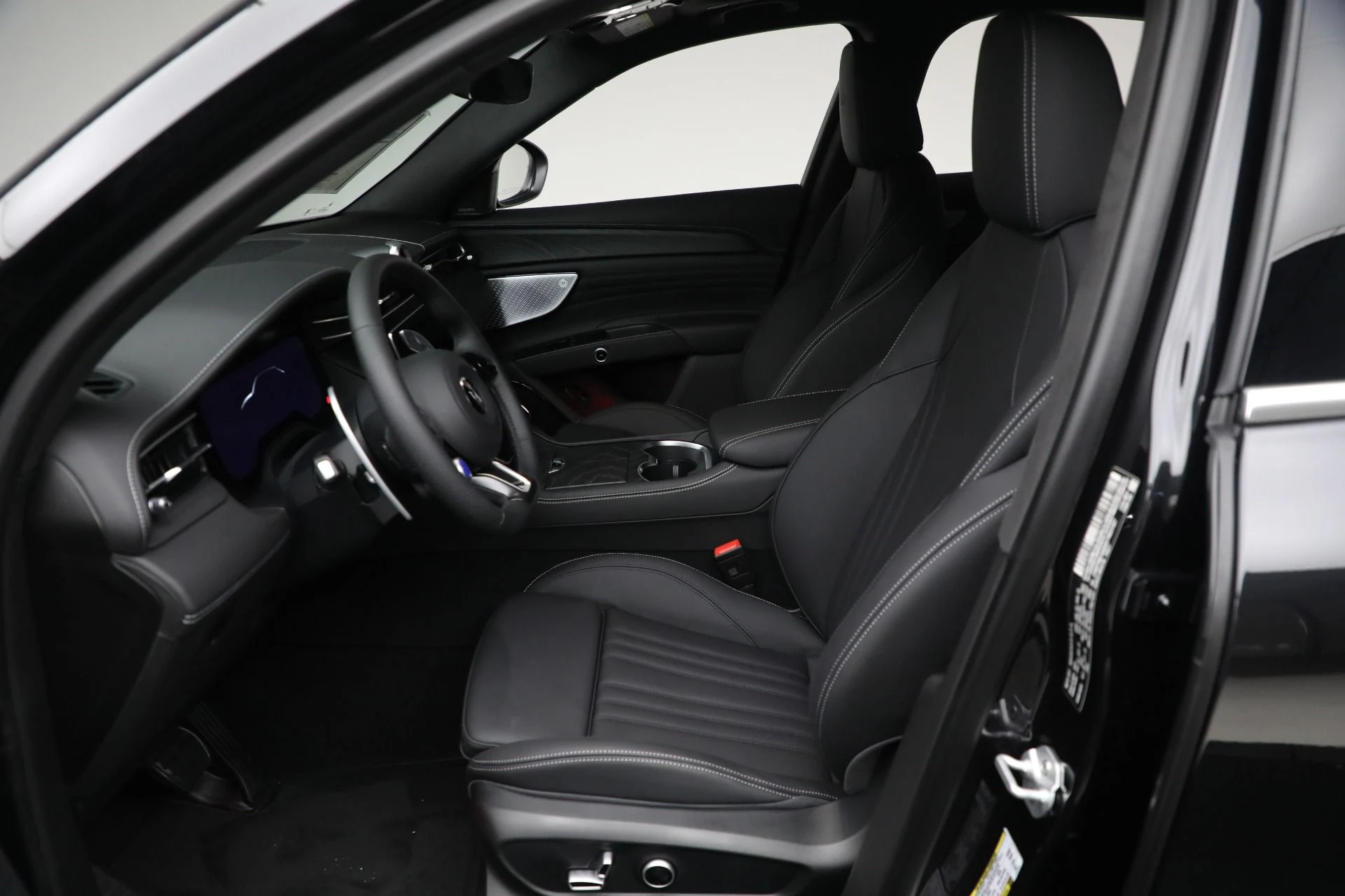 mph013_1278768557_New_2025_Maserati_Grecale_cb439f2cd7