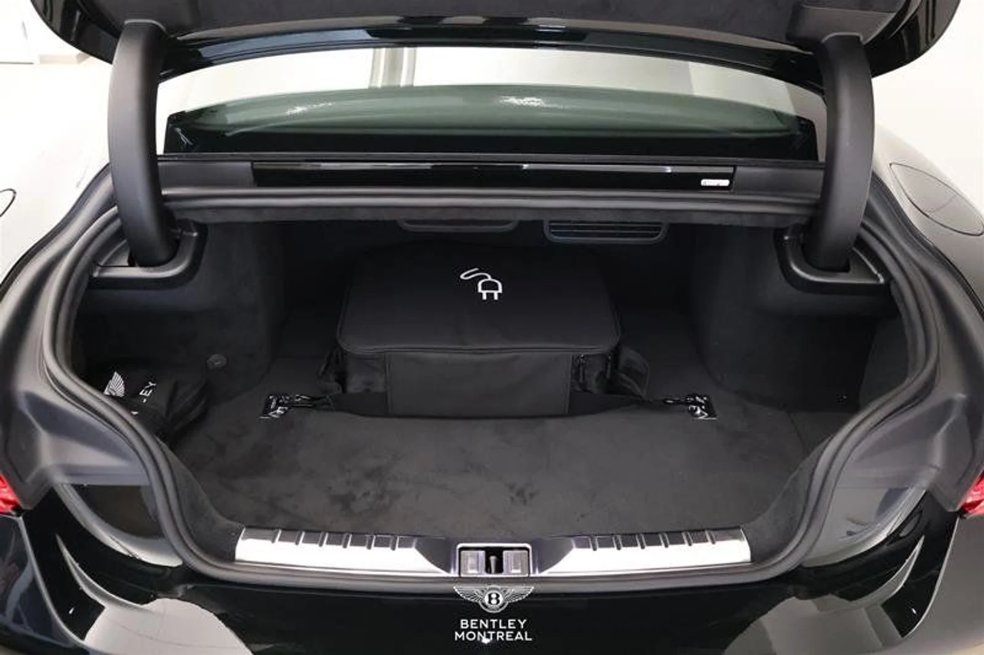 mph013_127907538_37524112_00036_11344618_1559296303_74024f227e