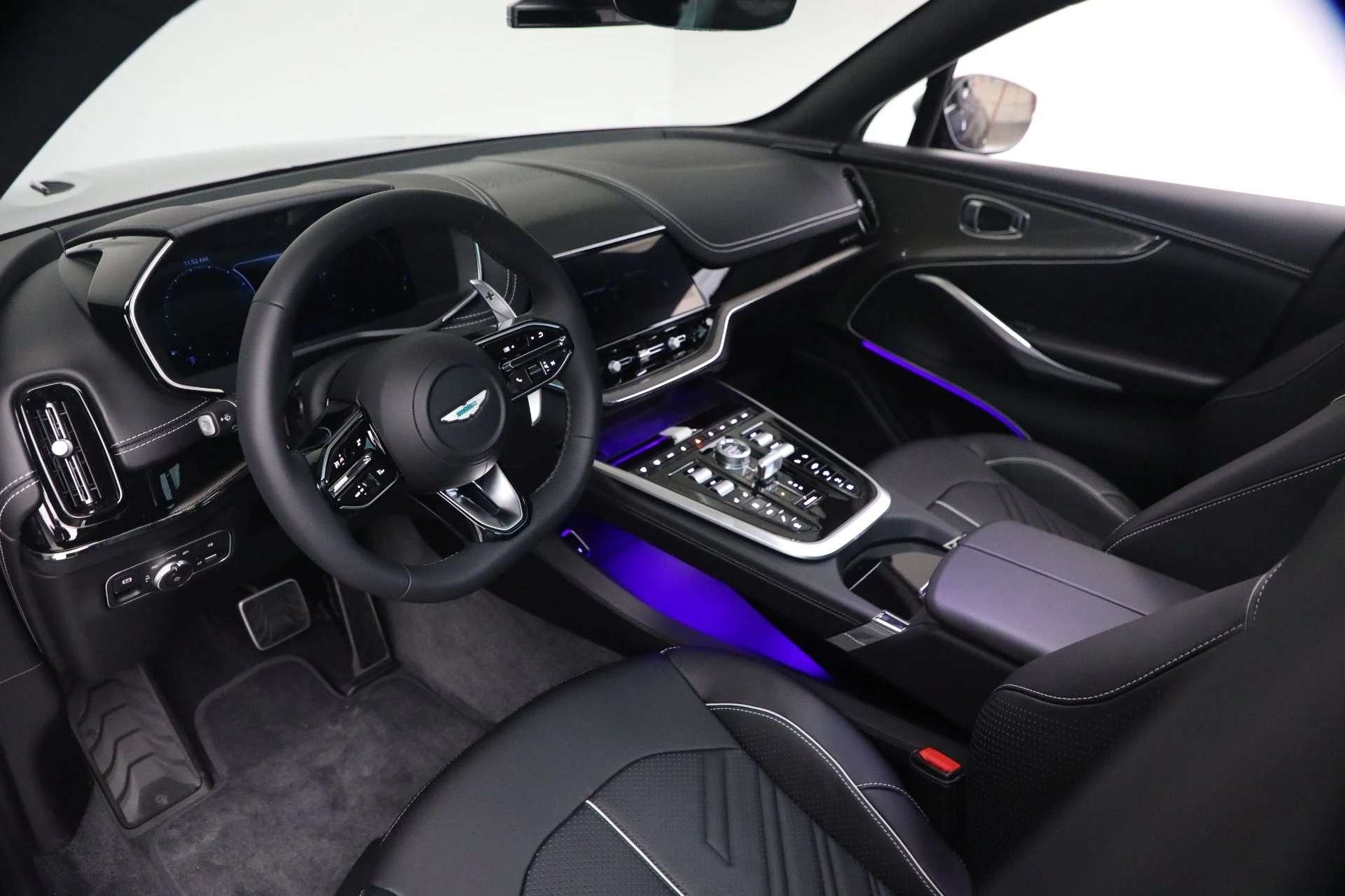 mph013_1281273348_New_2026_Aston_Martin_DBX_S_1767984157_6e1e81fb8a