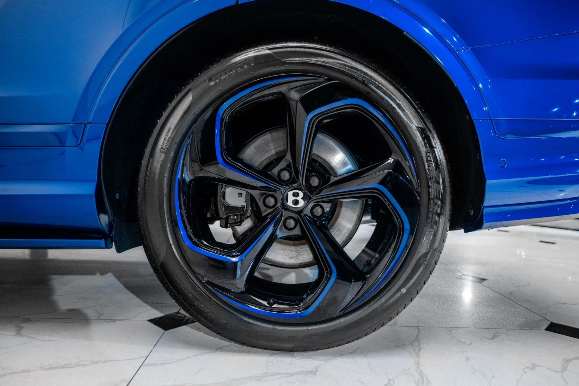mph013_1281762958_Used_2025_Bentley_Bentayga_S_1744810682_7e4f746b2d