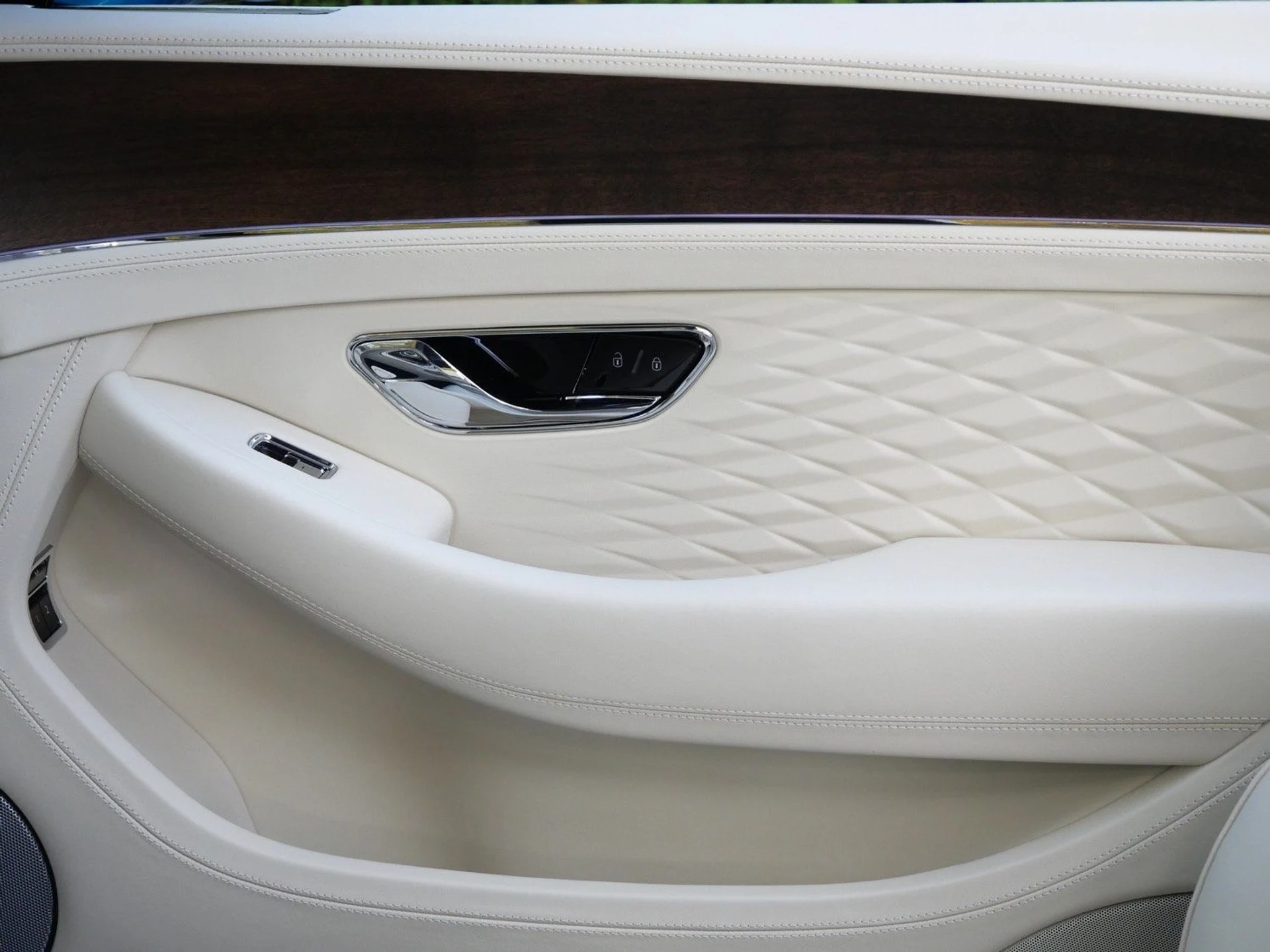 mph013_1302469362_83176d81e2838826c4aa3d67d8ac71afx_af2c7a986c