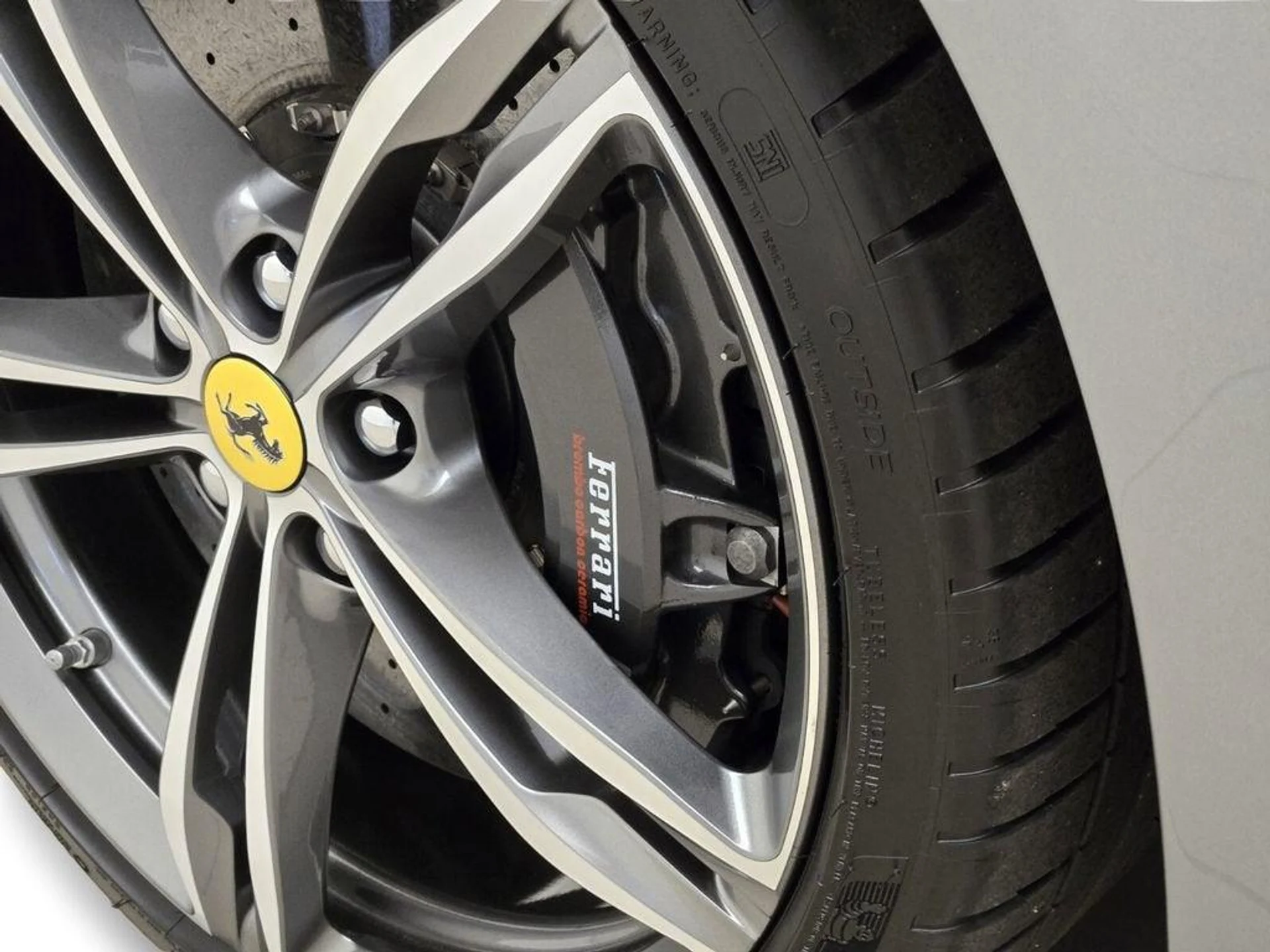 mph013_1303380437_Used_2017_Ferrari_GTC_4_Lusso_V12_1771611642_a4bbf77b51