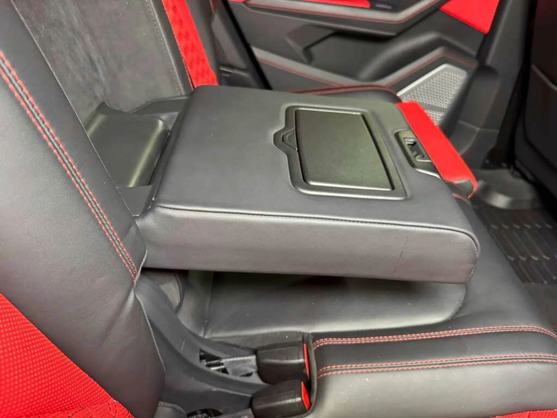 mph013_130393211_cbc8ec83cce9d3ba865670f2668b208c_b181eb9dbc