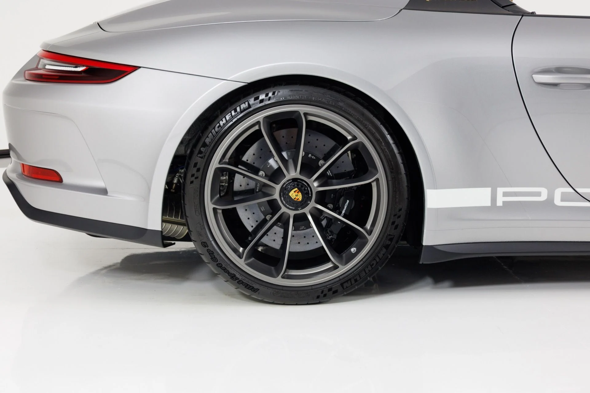 mph013_1309751457_Used_2019_Porsche_911_Speedster_1790794374_83107516cd