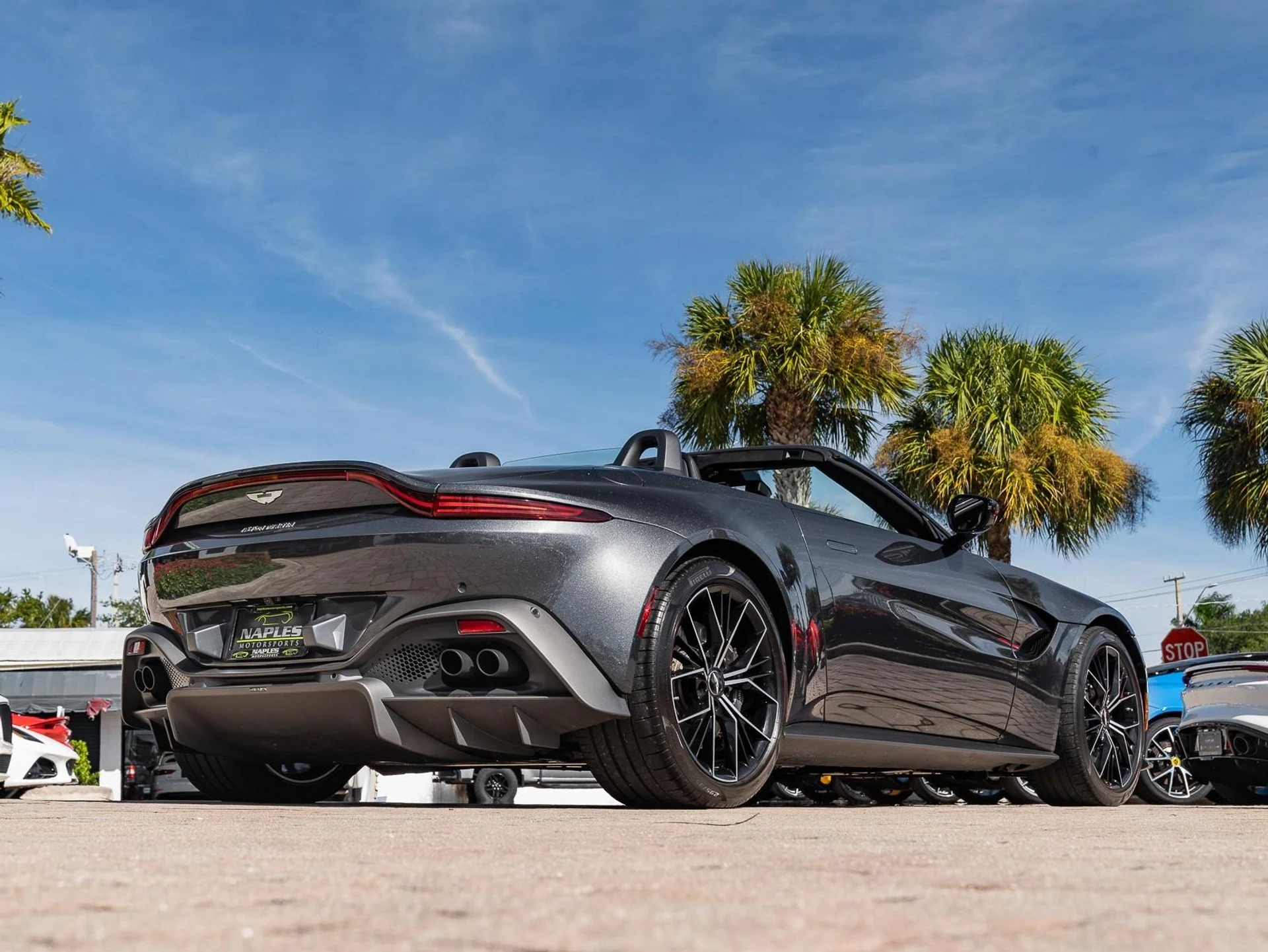 mph013_1311462982_Used_2021_Aston_Martin_Vantage_1763409947_9d21fd4b1a