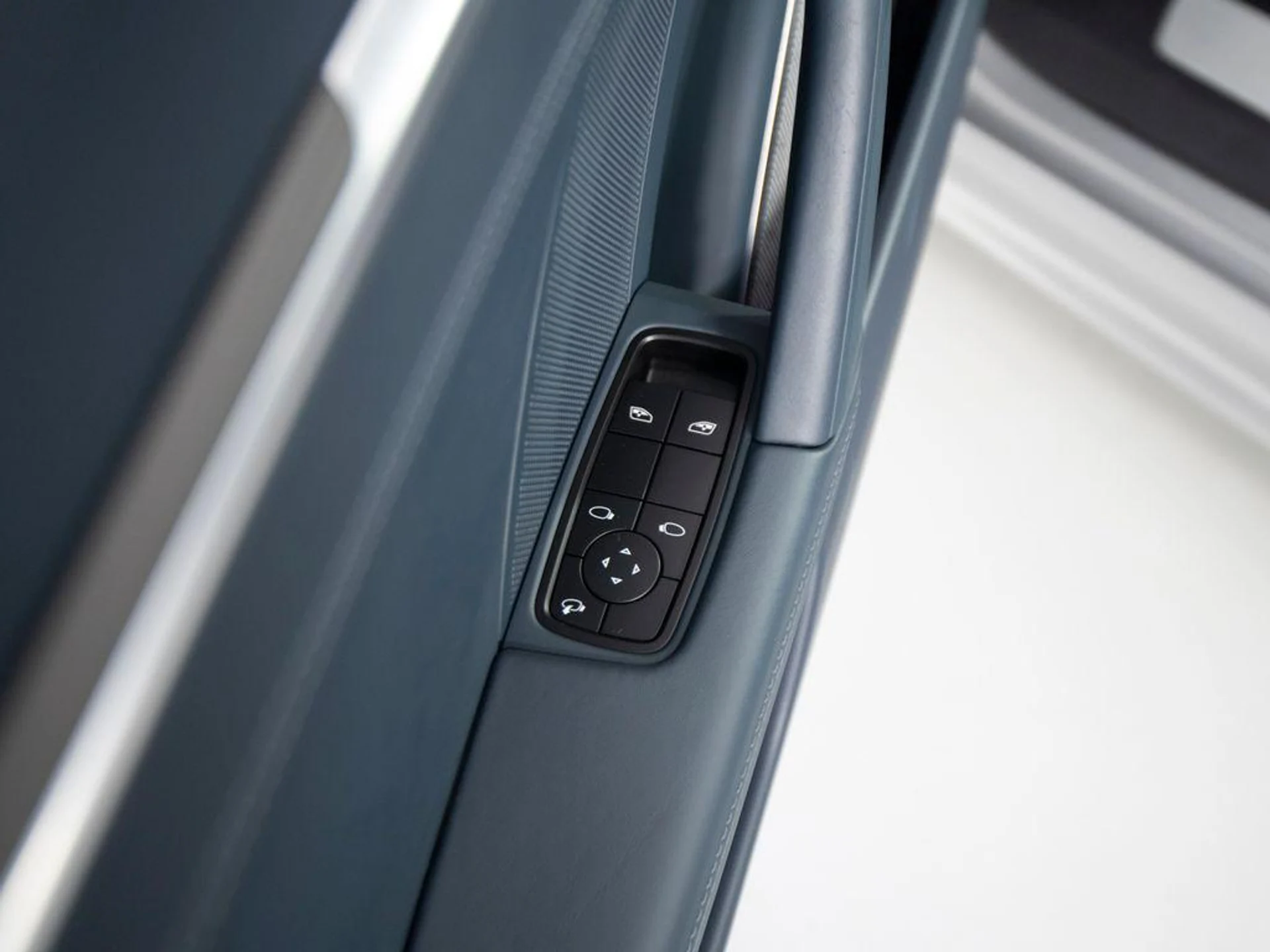 mph013_1320307779_xin0_Ocz_Lr_OF_0_Nj_URB_1o2_Bc3_LE_2k_f42f388720