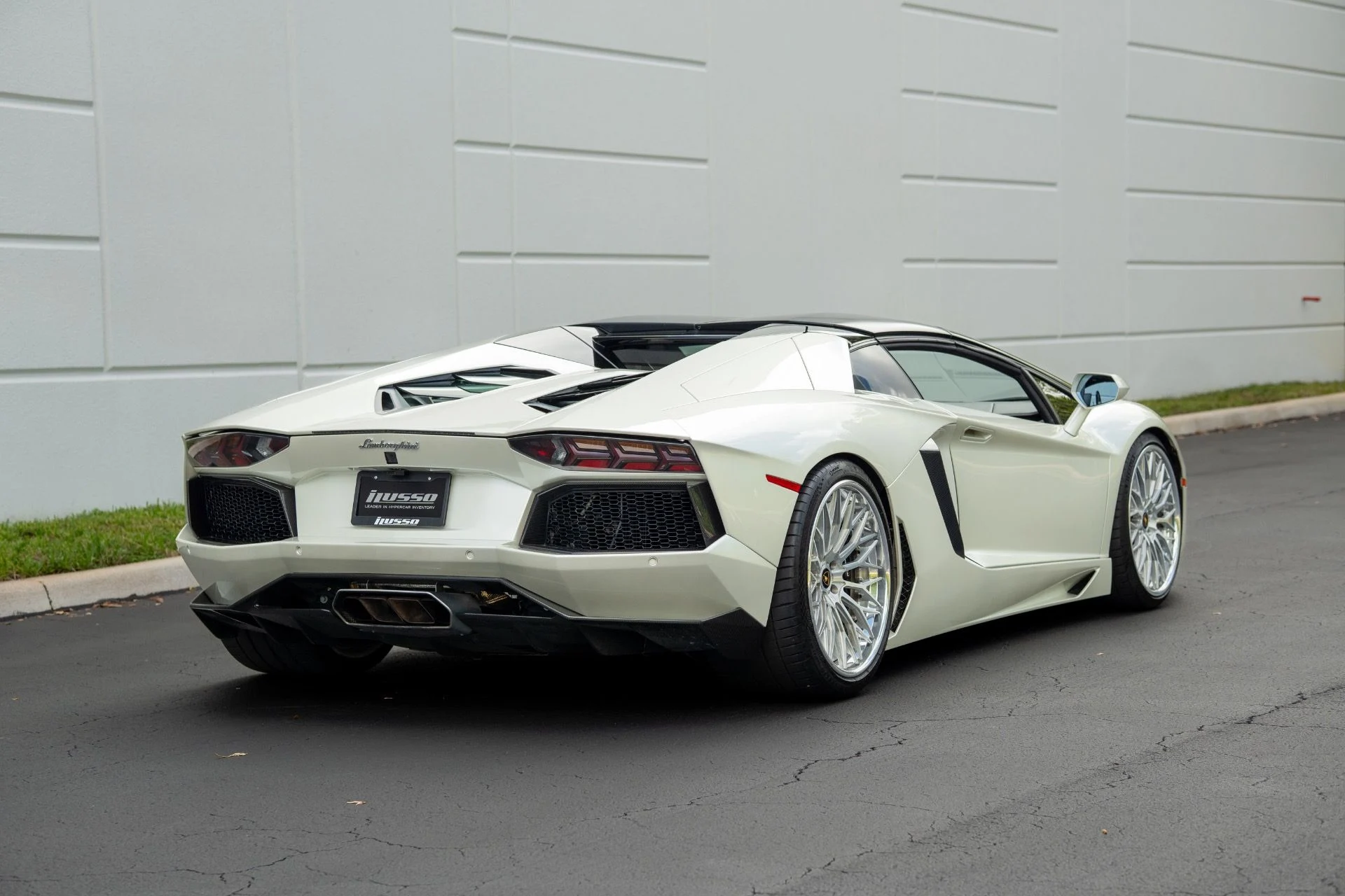 mph013_1326869551_Used_2015_Lamborghini_Aventador_LP_700_4_1755636746_1941ceb32c