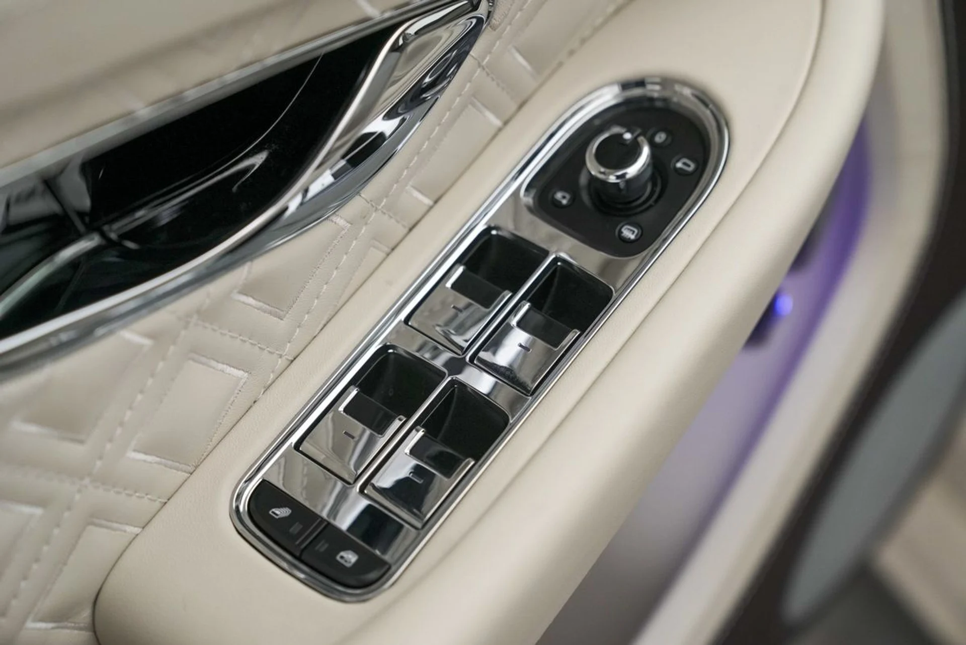 mph013_1334513280_kwmulpeasn8q6zi1xk34319ypviv_ccca81f174