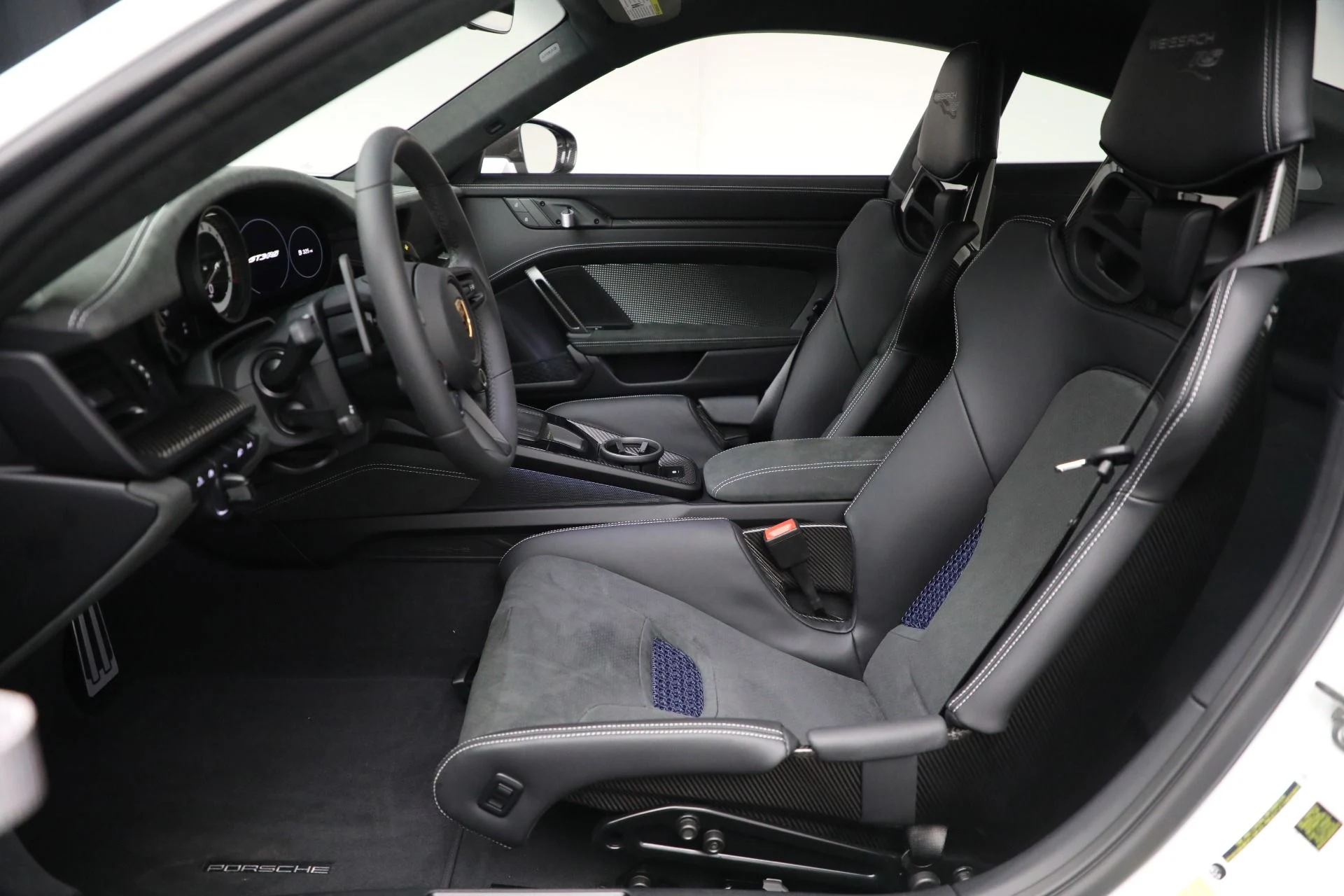 mph013_1341953412_Used_2025_Porsche_911_GT_3_RS_1762987246_5206bb9184