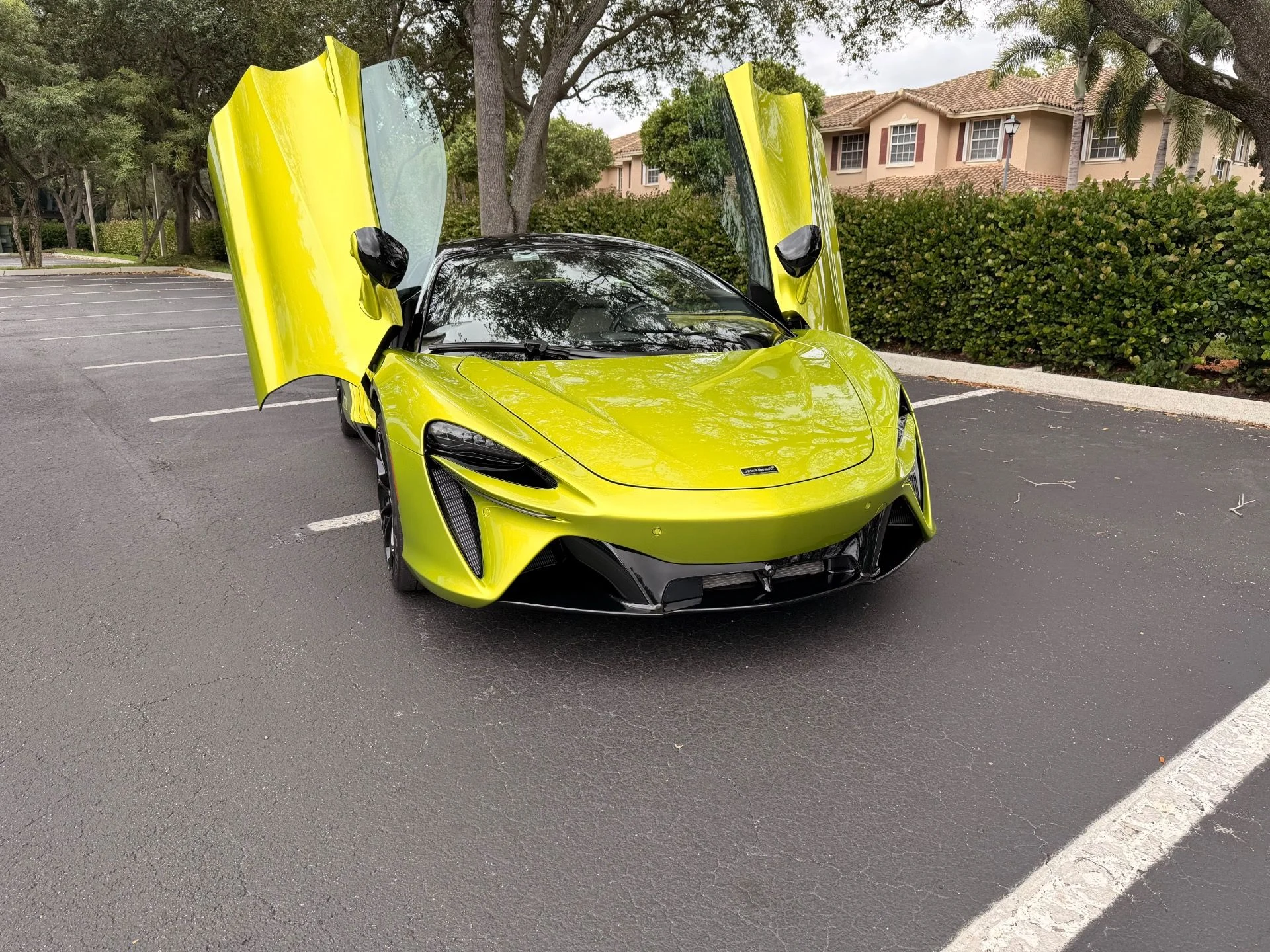 mph013_1344796208_Used_2023_Mc_Laren_Artura_1765484450_a890b37c57