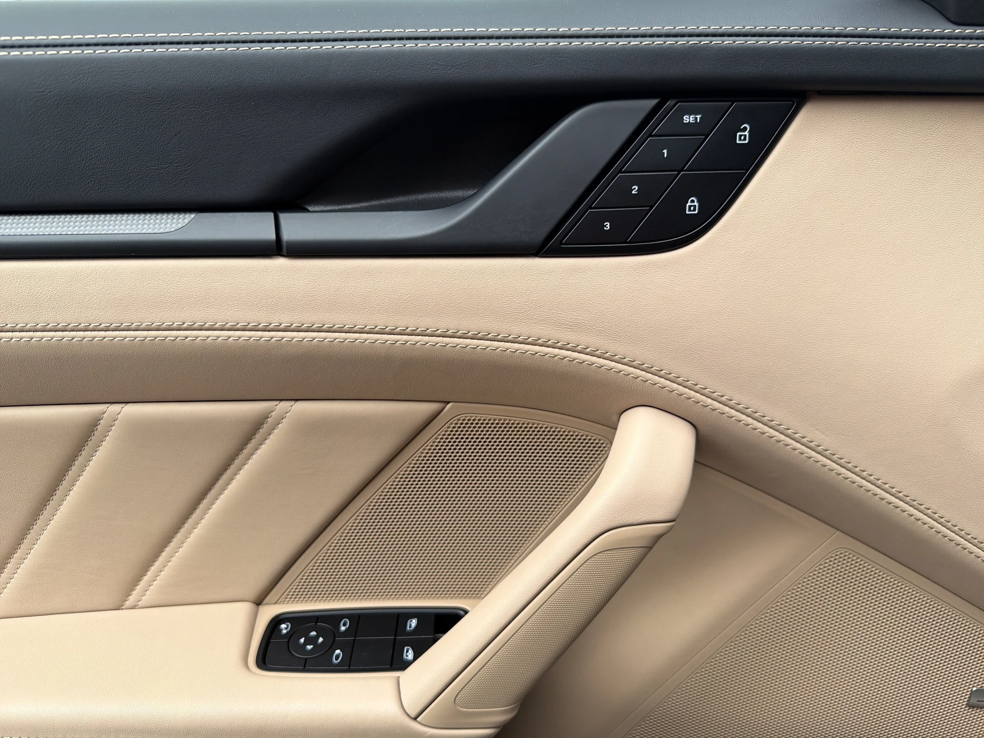 mph013_1351974246_29ea547a9aae42549bde7fcb2ce8ceff_57dd0c2857