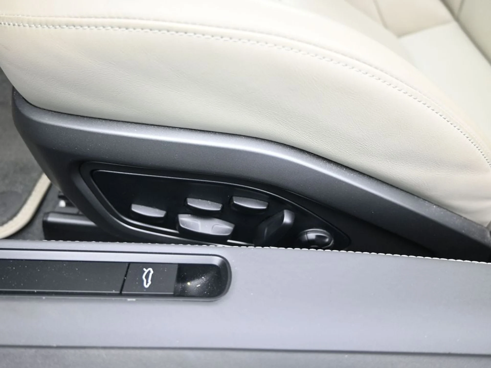 mph013_1352949870_af36693659dbecc6984c1a75a45e9c30x_54ada35801