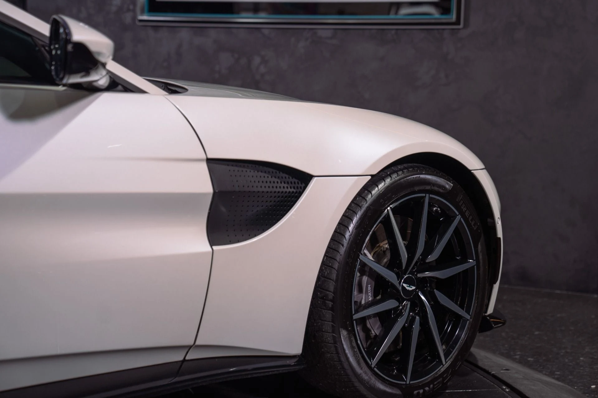 mph013_1367712876_Used_2019_Aston_Martin_Vantage_1792797785_33a97cedfc