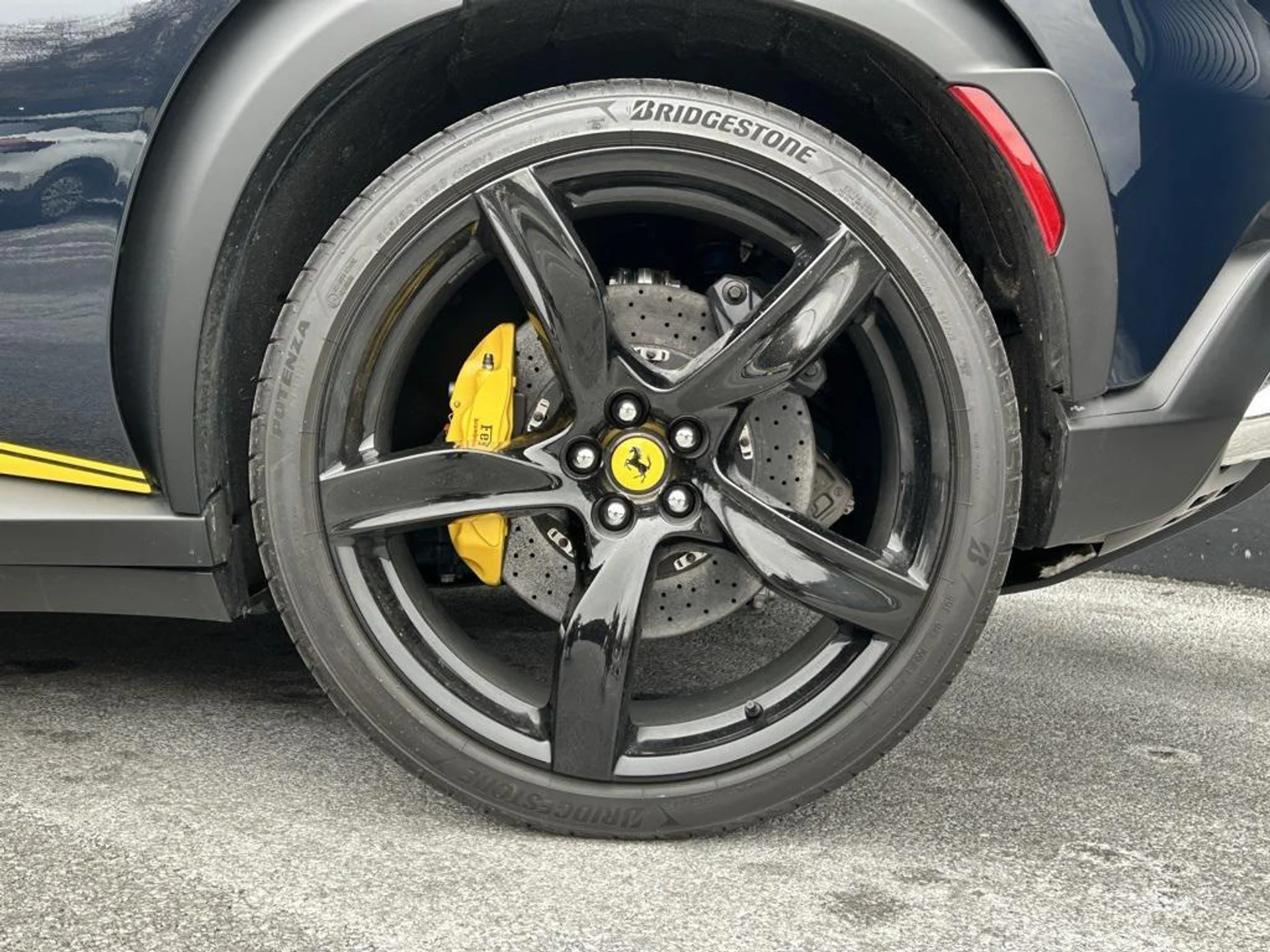 mph013_137160797_4yv_Ap2z7jjt3mc_Ozj_Gkb_c_Z_Sg_HI_250d320143