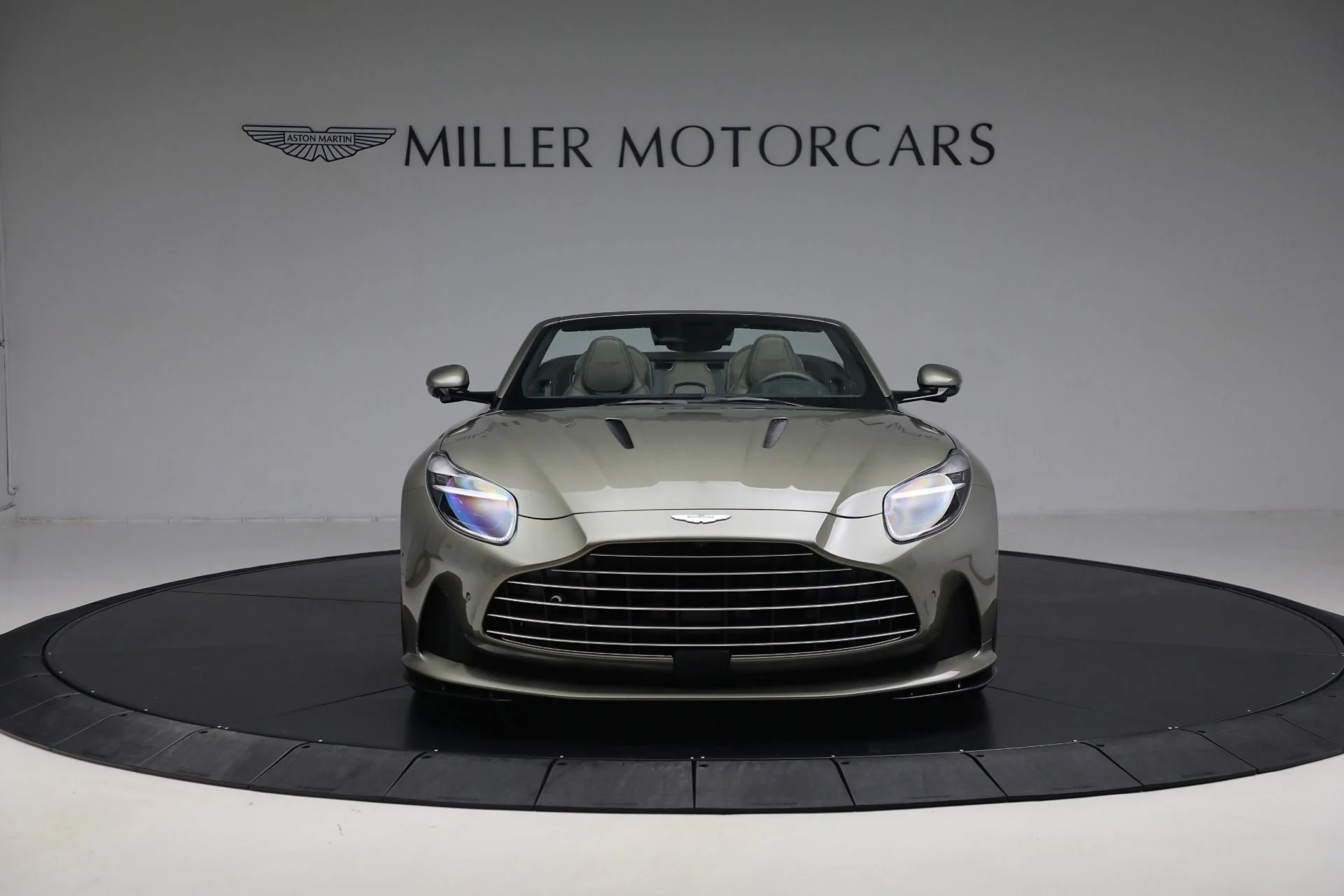 mph013_1374091368_New_2024_Aston_Martin_DB_12_Volante_1ebeeb82fe