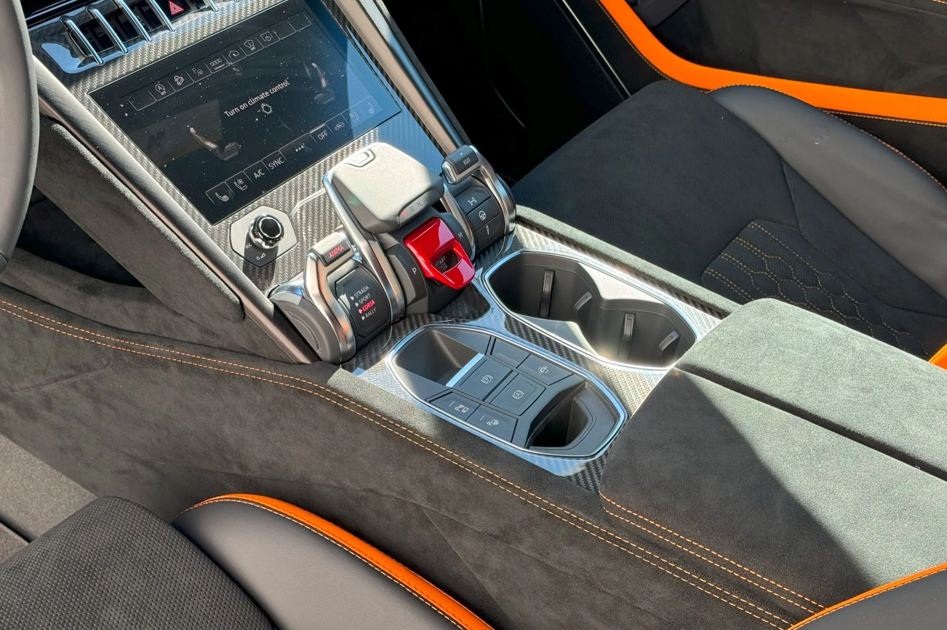 mph013_1374431624_Used_2024_Lamborghini_Urus_Performante_1741003386_052177ed9e