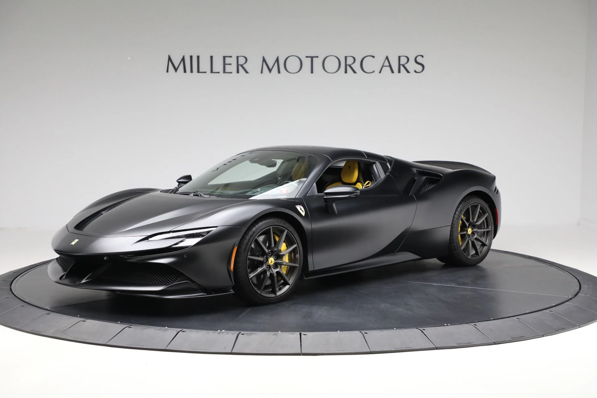 mph013_1375355940_Used_2022_Ferrari_SF_90_Spider_a674649b5b