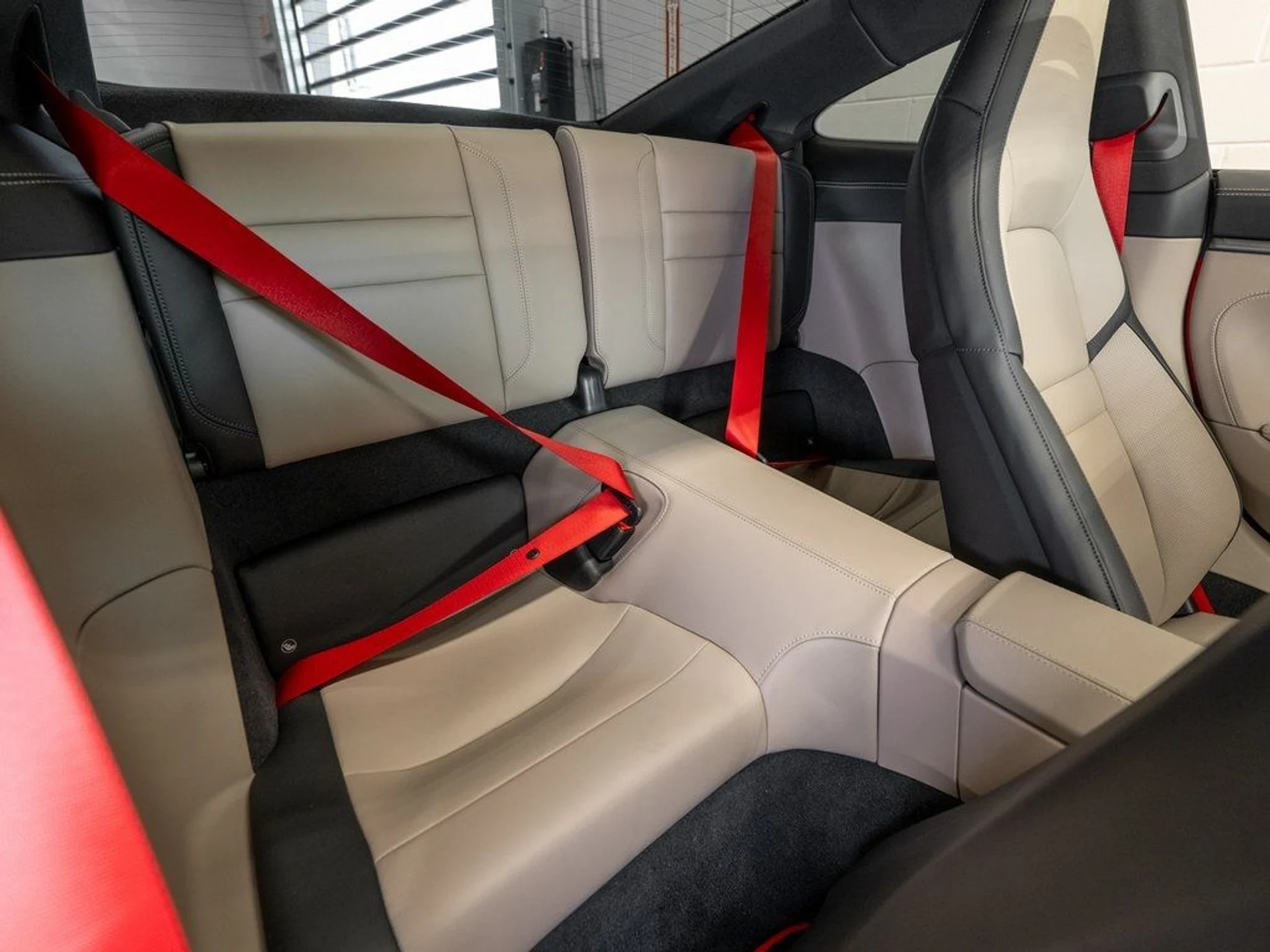 mph013_1377120898_image_14_5d12fc6460