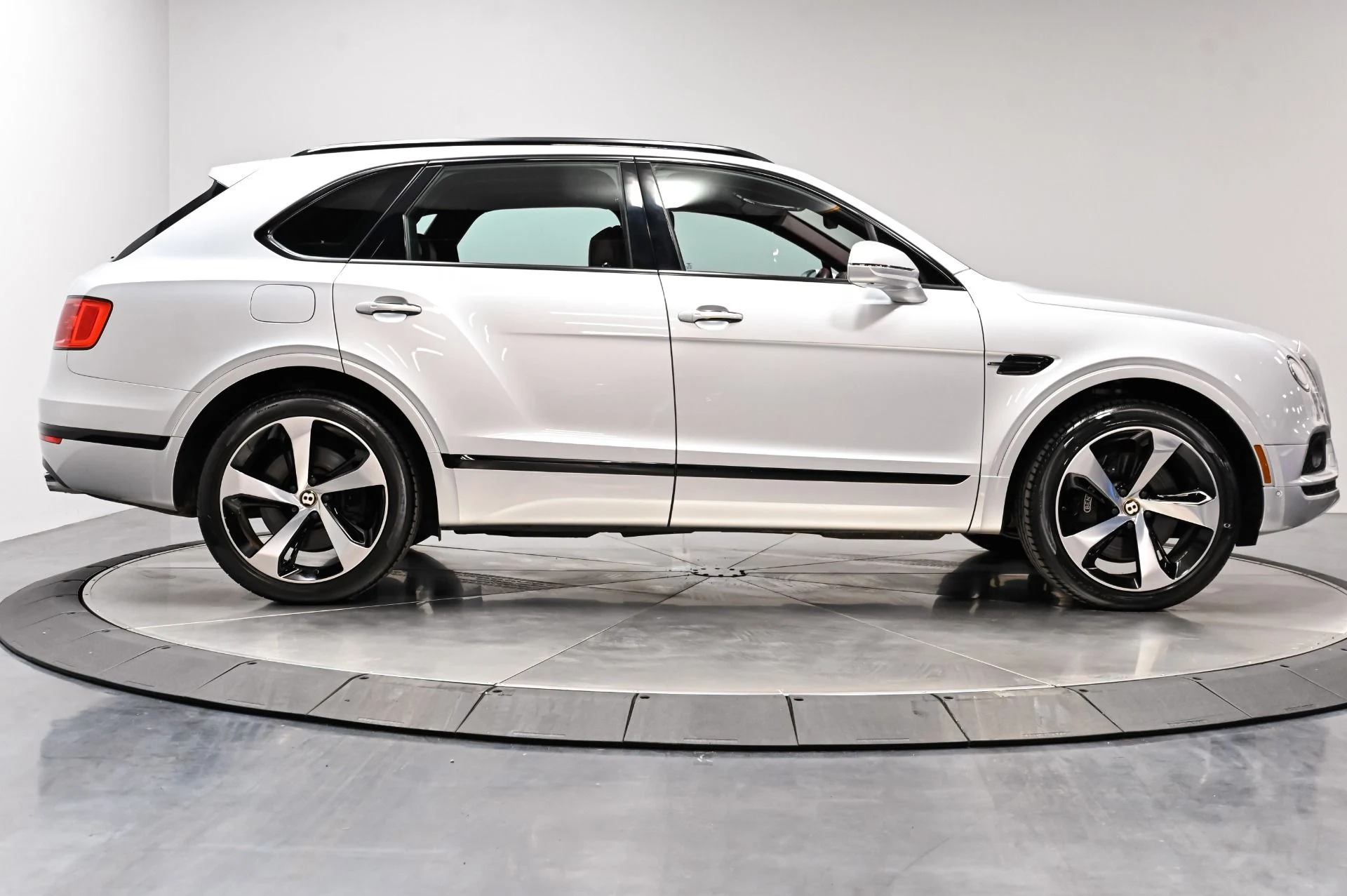 mph013_1377139220_Used_2019_Bentley_Bentayga_V8_1790790764_091fd79104