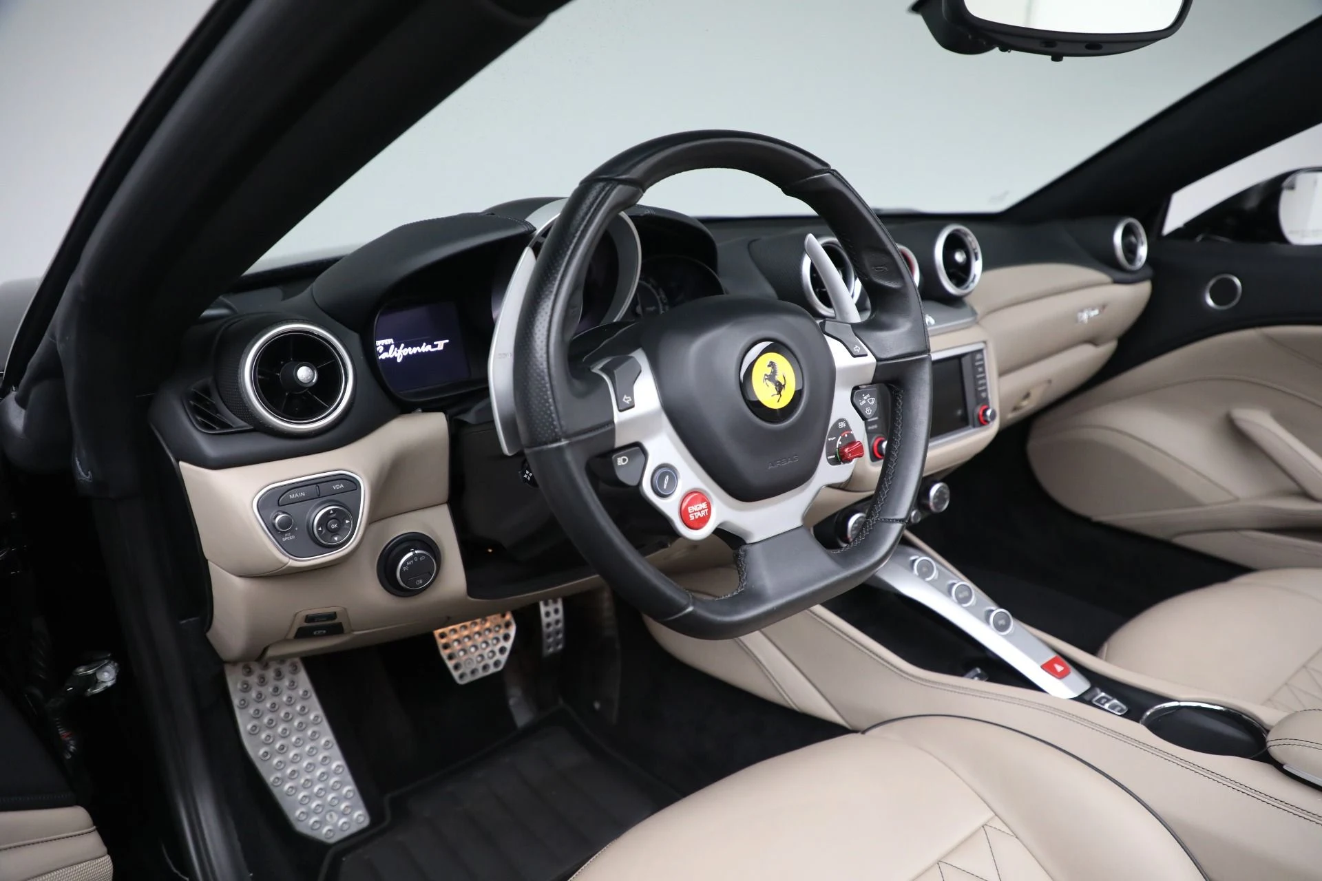 mph013_1379702430_Used_2016_Ferrari_California_T_103406ad4a