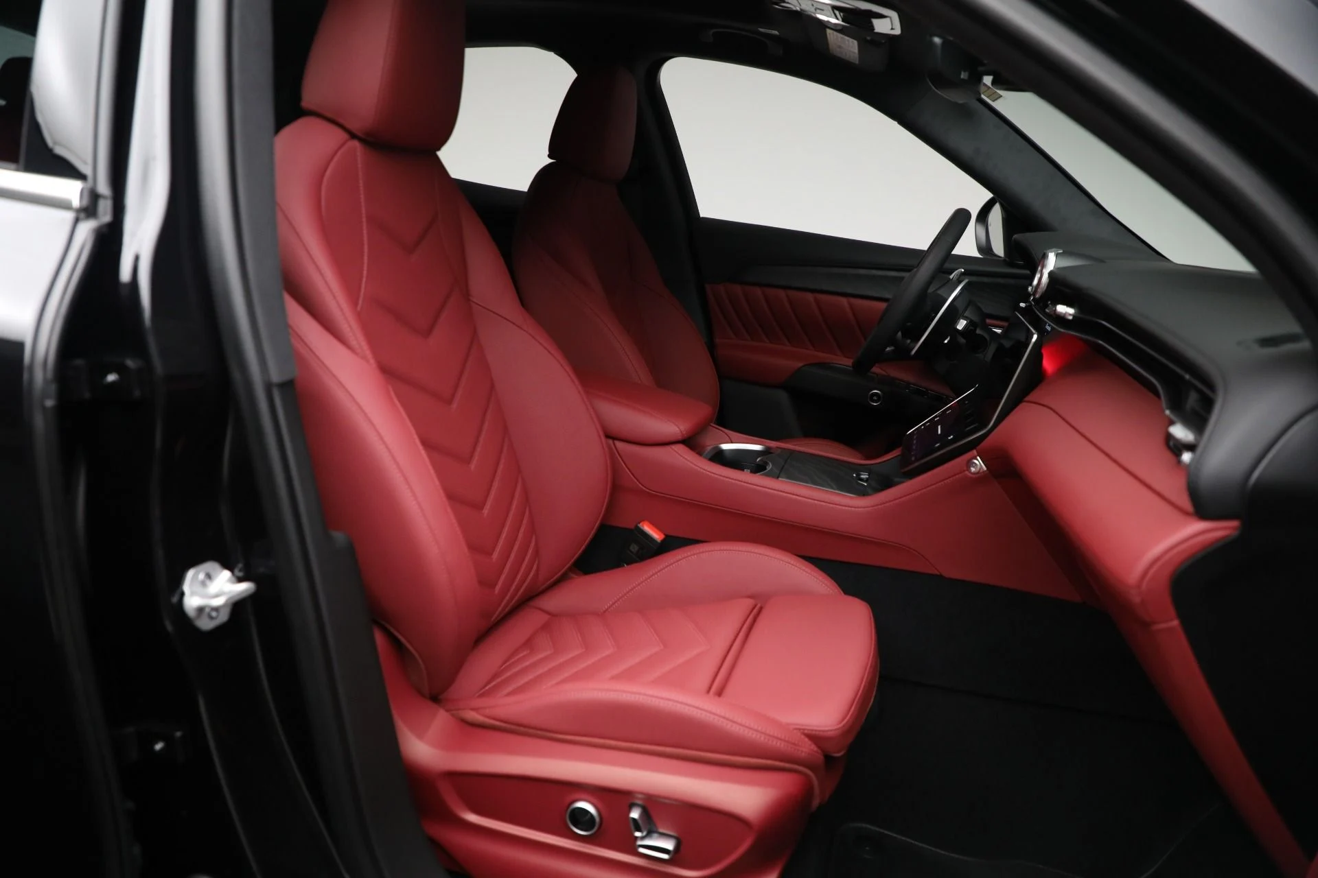 mph013_1381281820_New_2025_Maserati_Grecale_fa9bbb4e25
