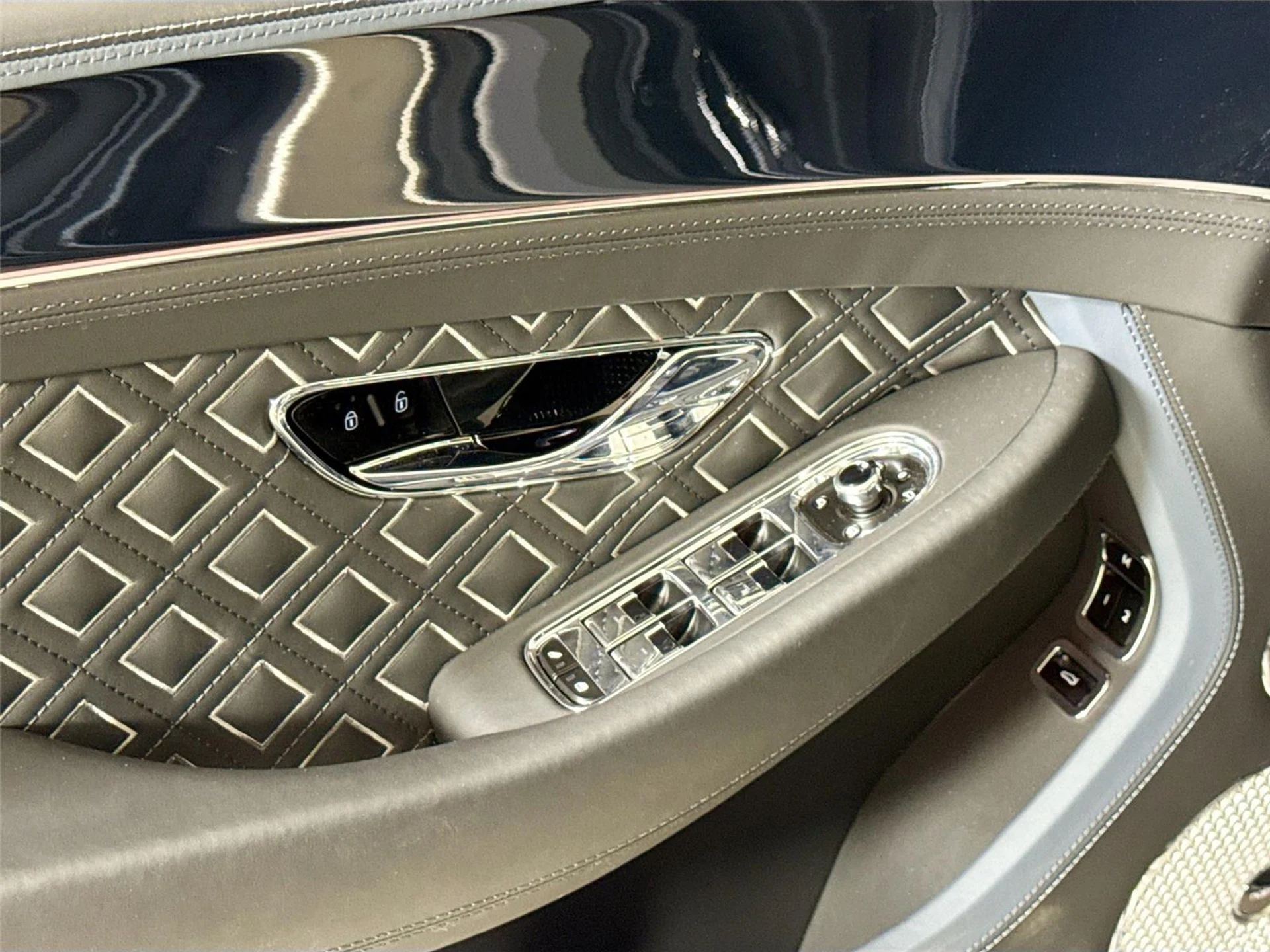 mph013_1383201801_706edc60b325996a2ccb96778093576e_d70e4edf9d