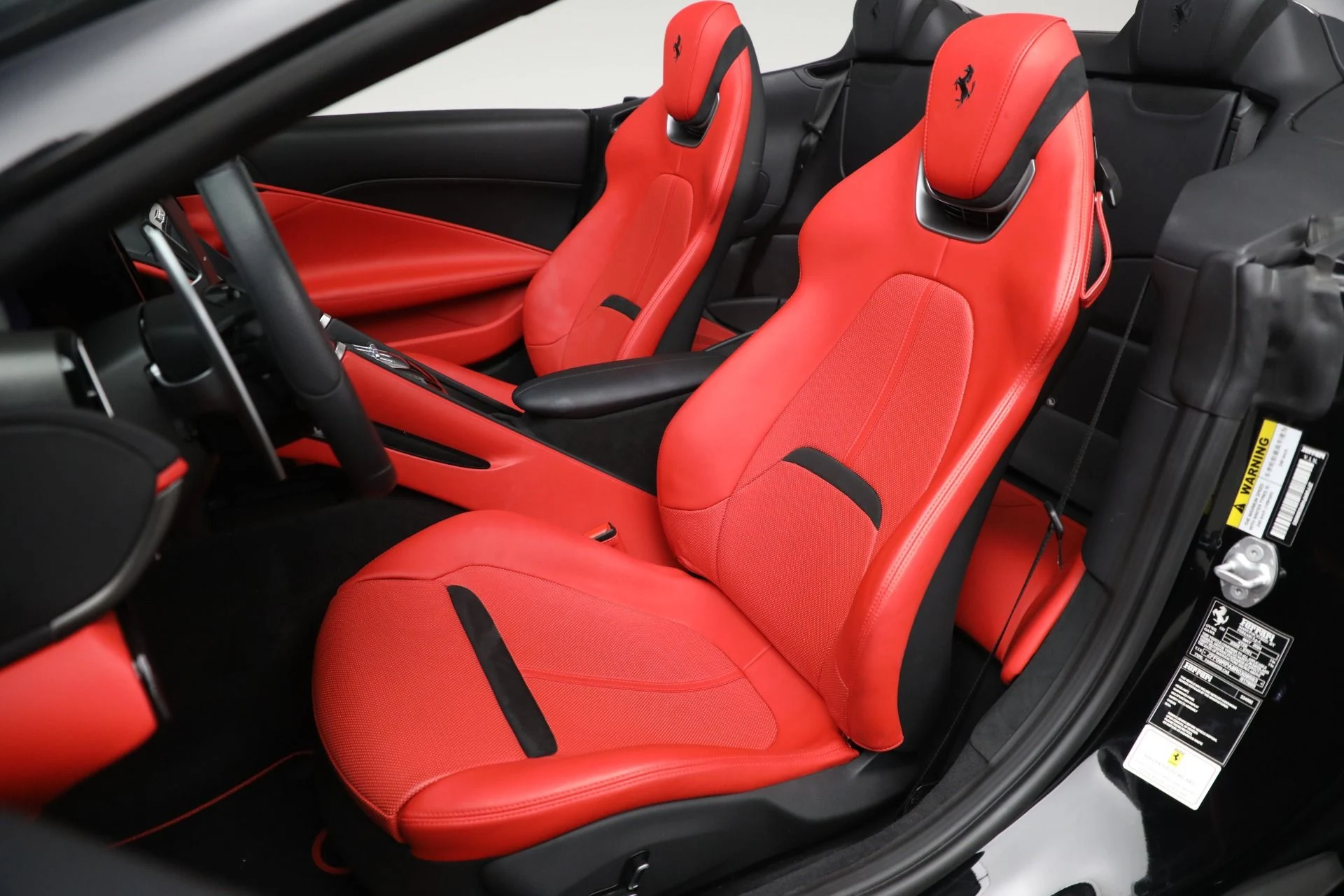 mph013_1405300887_Used_2024_Ferrari_Roma_Spider_1759961484_b7fed46b71