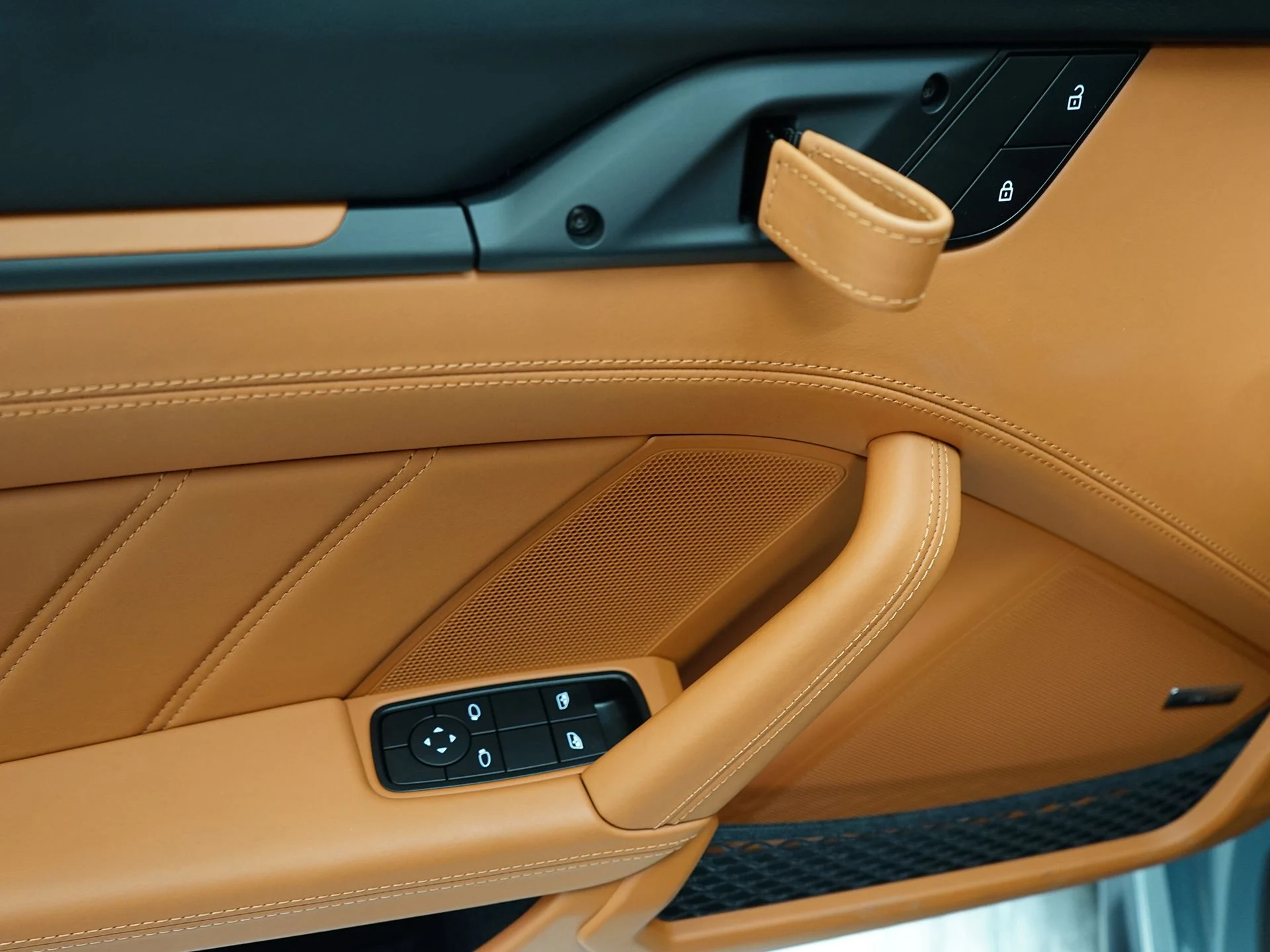 mph013_1407221575_a411d6790eb89e3f05505528af024139x_5e5fc2a7a4