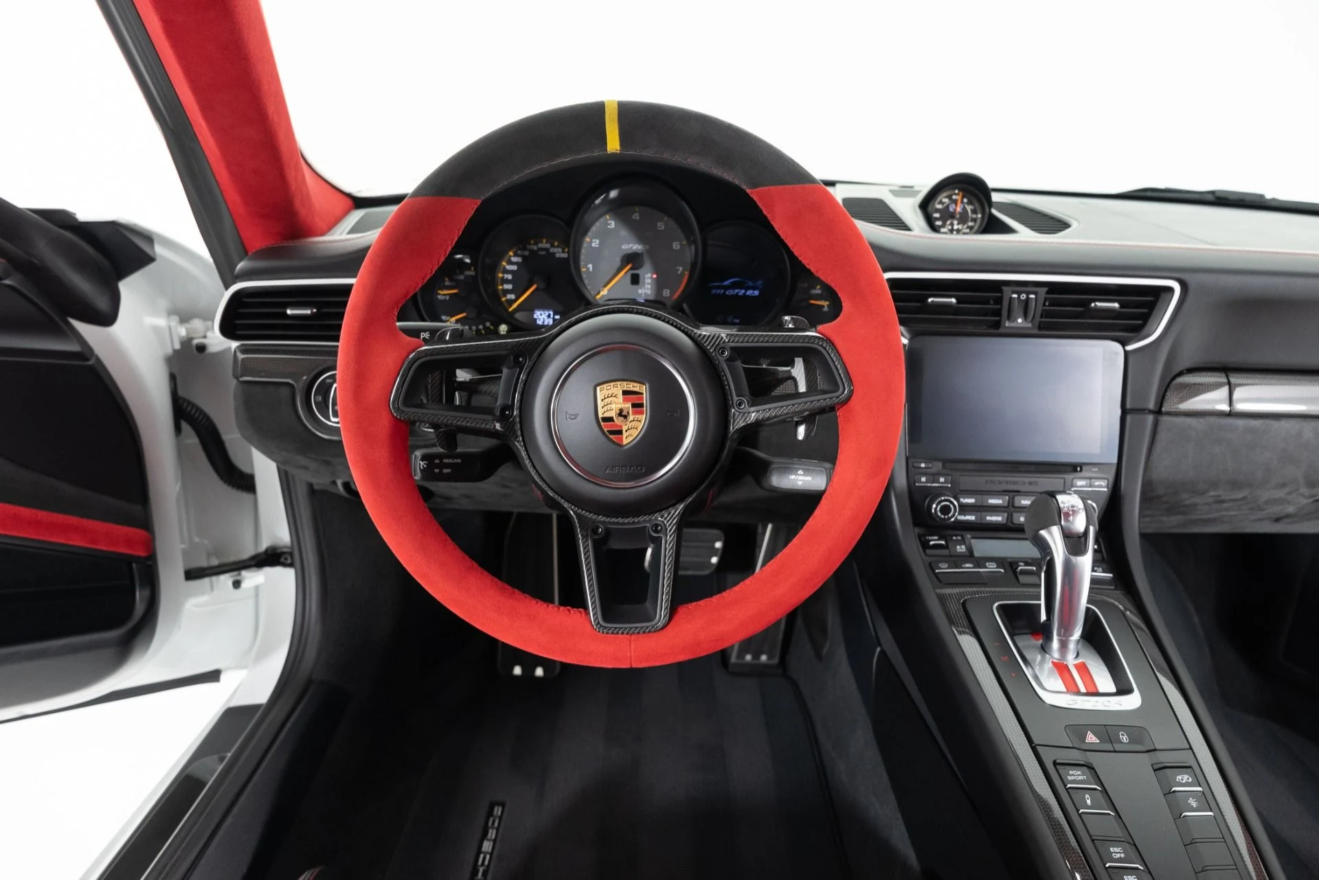 mph013_142813258_Used_2018_Porsche_911_GT_2_RS_1755537999_5c936556a9