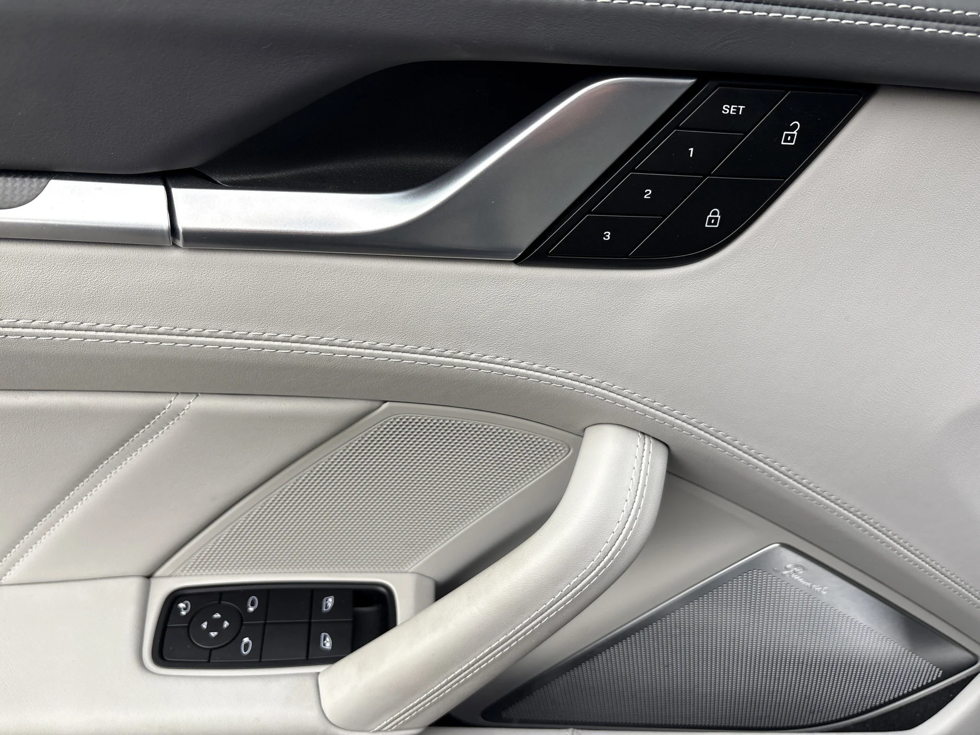 mph013_1430454347_e96a890d2f634d6fa17d3803721a0035_24d544abd7