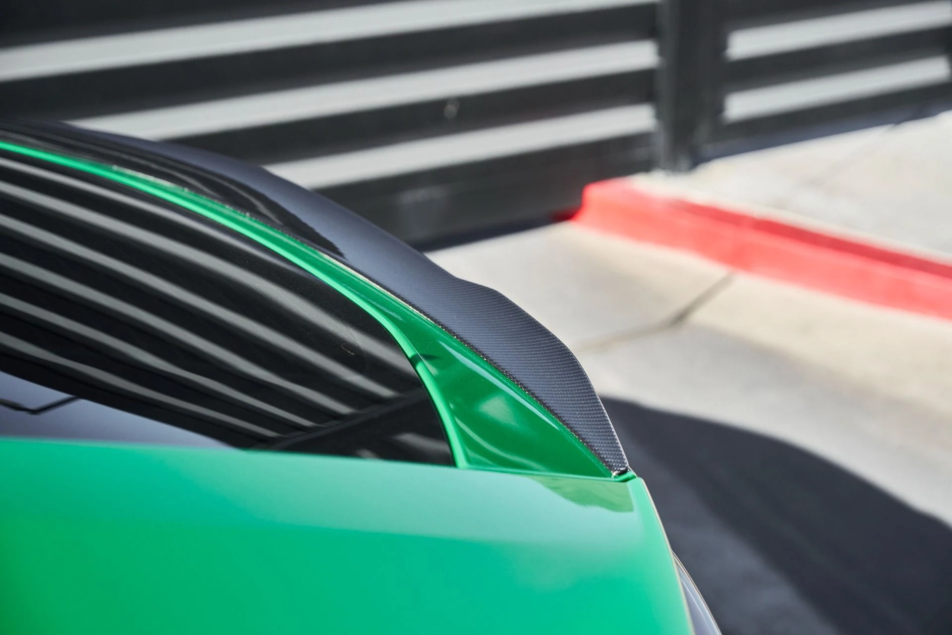 mph013_1430567927_Used_2024_Lamborghini_Urus_Performante_1770171823_9d60e9c1b6