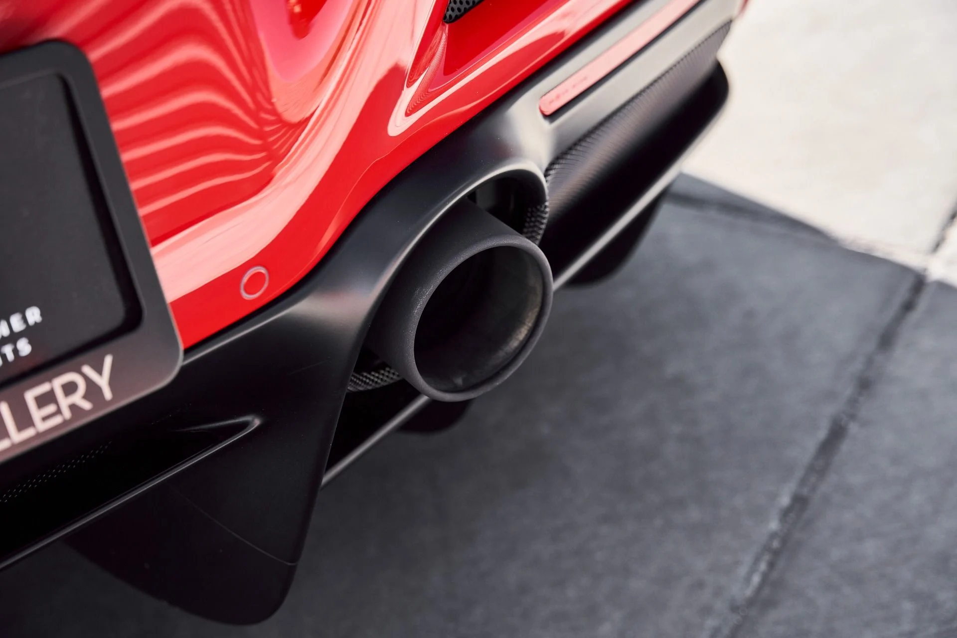 mph013_1435629660_Used_2022_Ferrari_F8_Spider_Base_1772506562_2c36134ae1