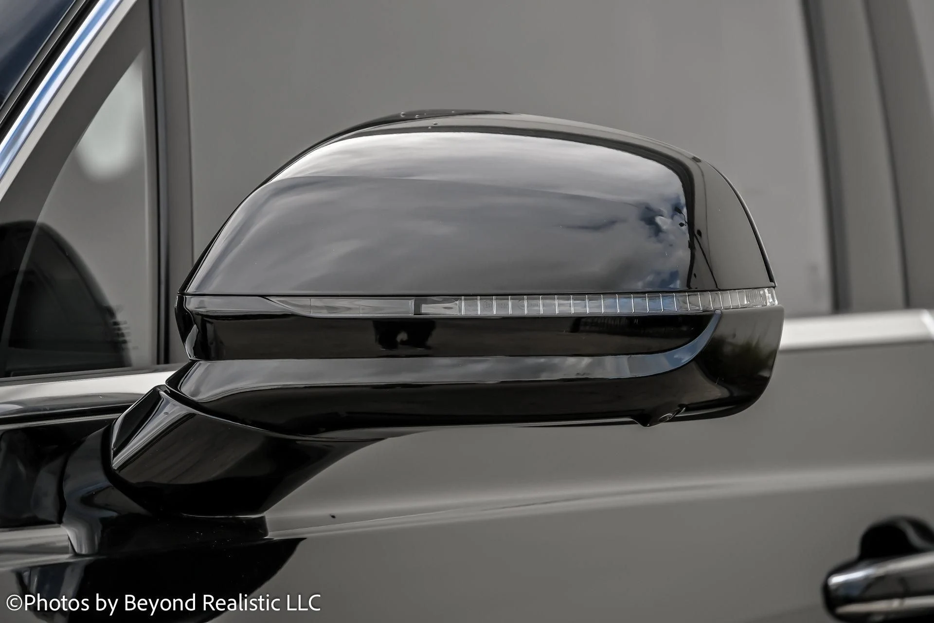 mph013_1439044300_Used_2024_Bentley_Bentayga_Hybrid_1759997520_7ba1666b59